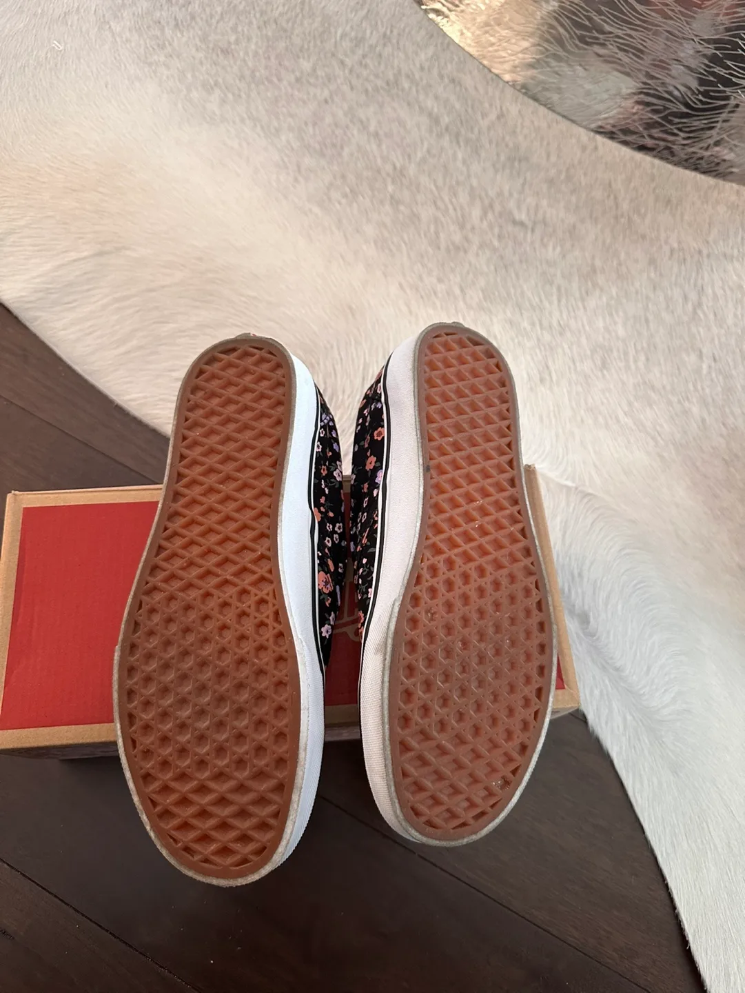 Women's Vans Classic Slip-On Floral Sneakers image indicator(3)