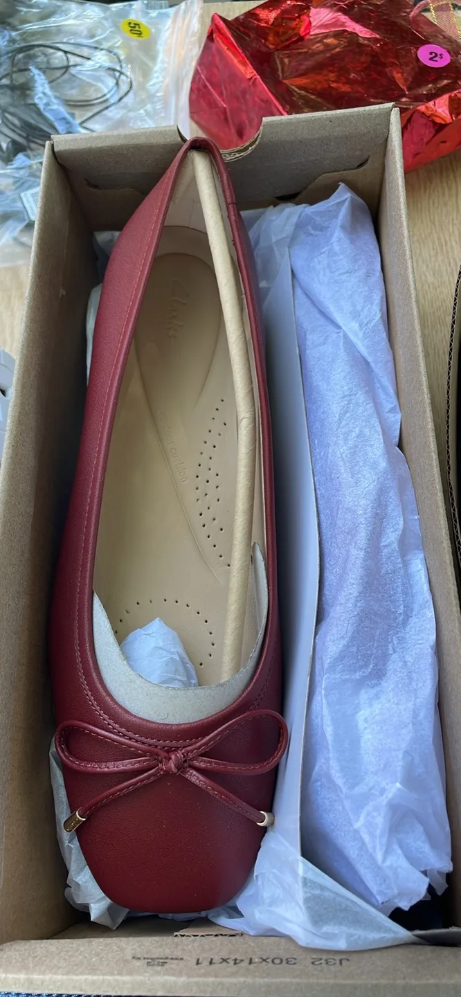 Womens Red Leather Clarks Ballerina Flats thumbnail
