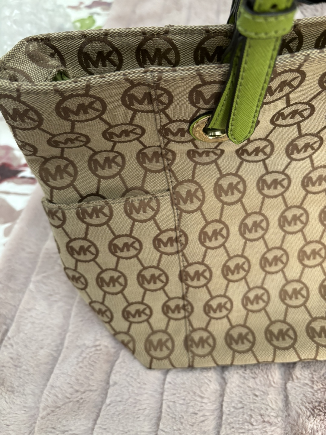 Michael Kors Beige and Lime Green Tote Bag - photo 2