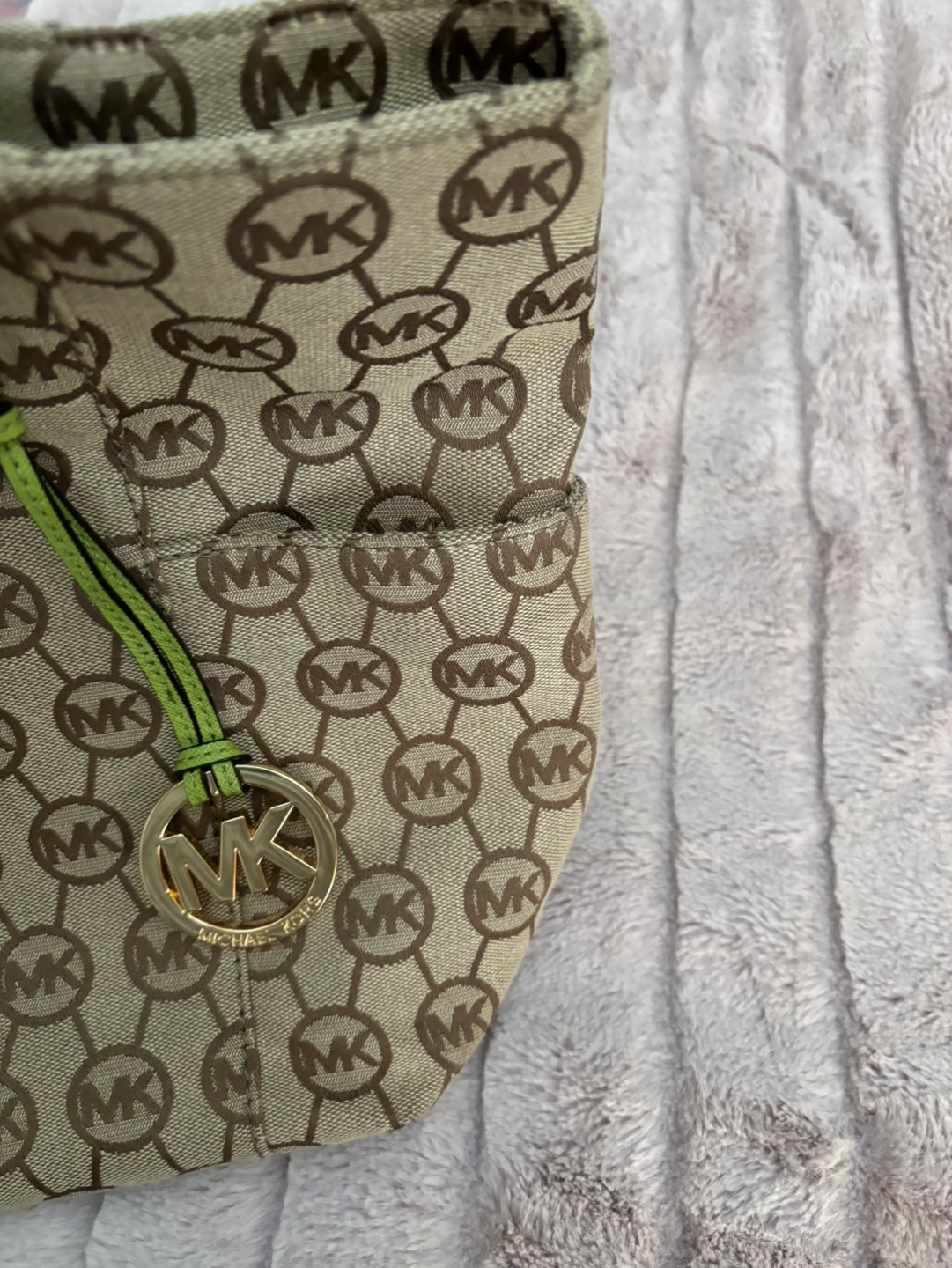 Michael Kors Beige and Lime Green Tote Bag - photo 3