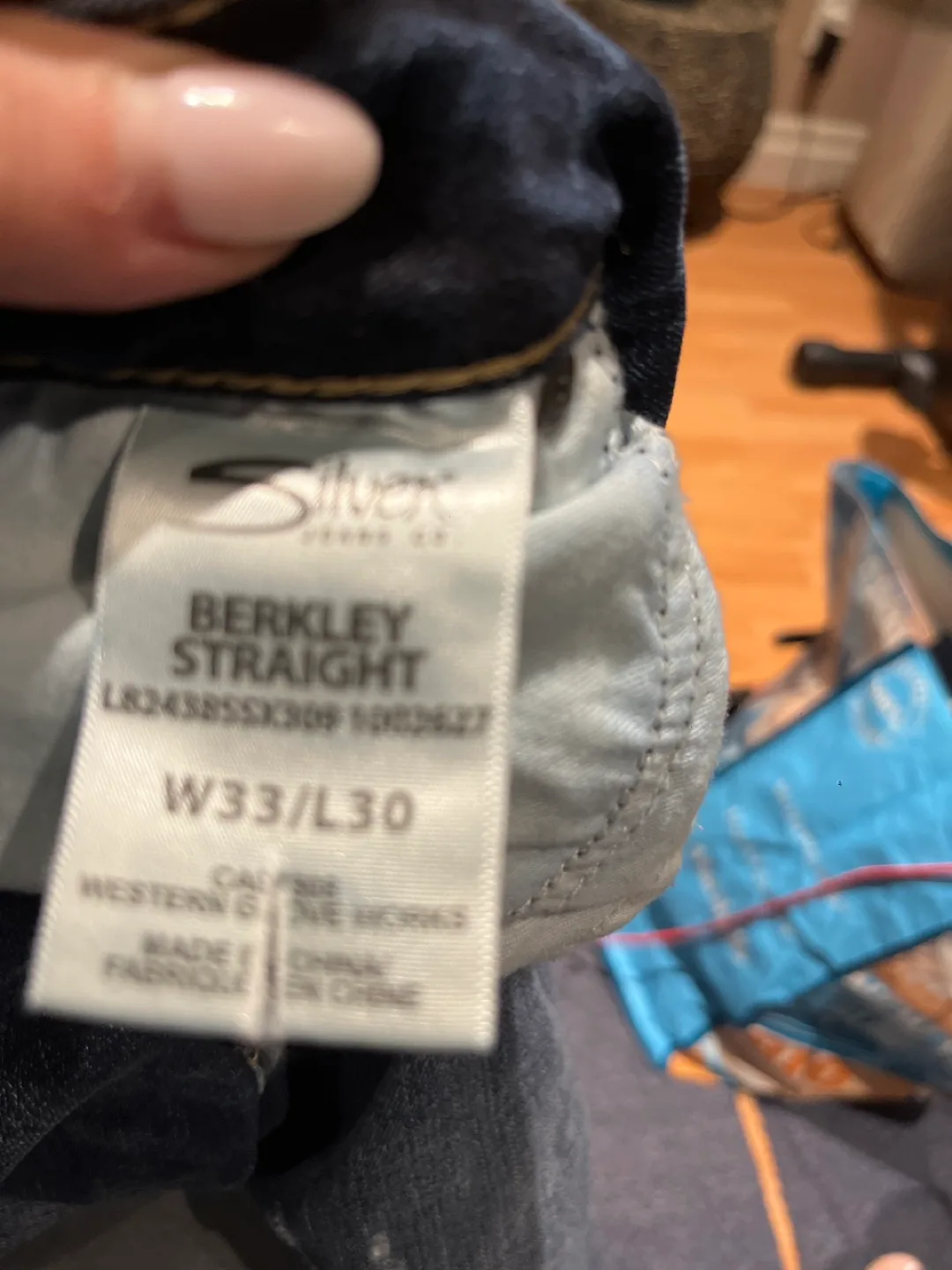 Silver Jeans Co. Berkley Straight Jeans - W33/L30 image indicator(3)