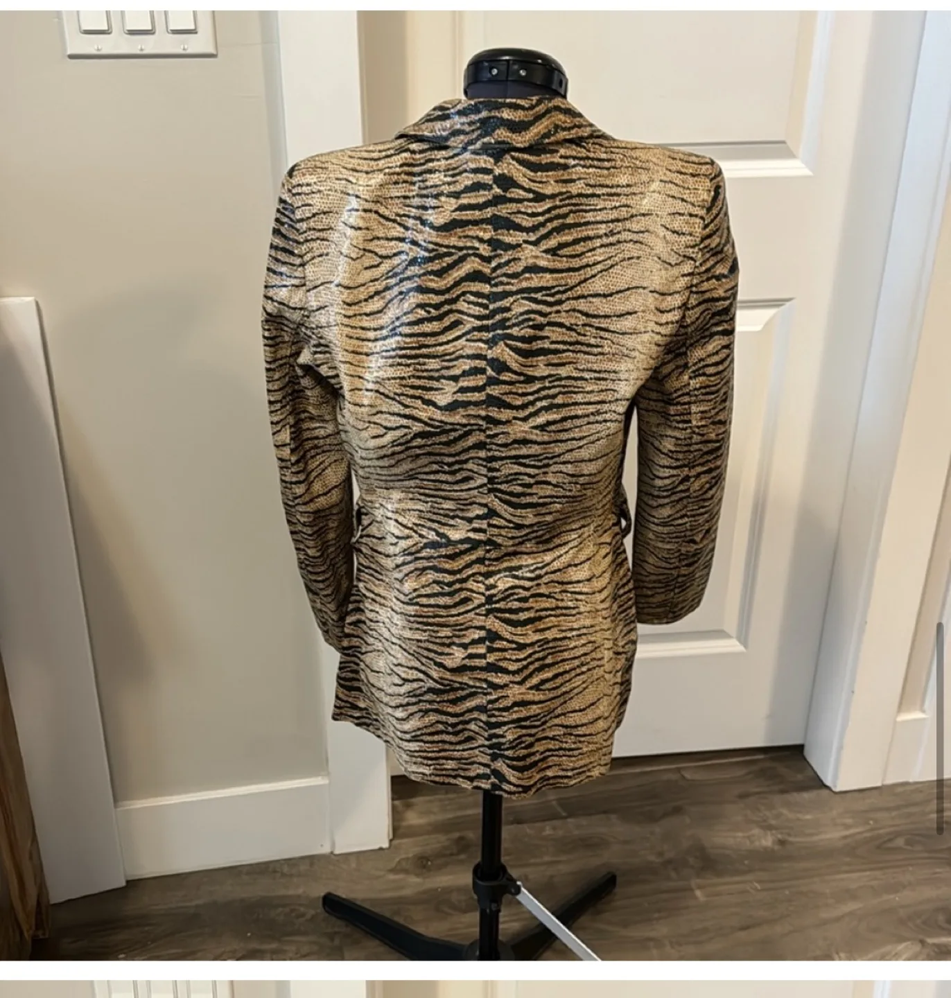 Vintage Escada animal print leather jacket - sz 36 (small) image indicator(8)