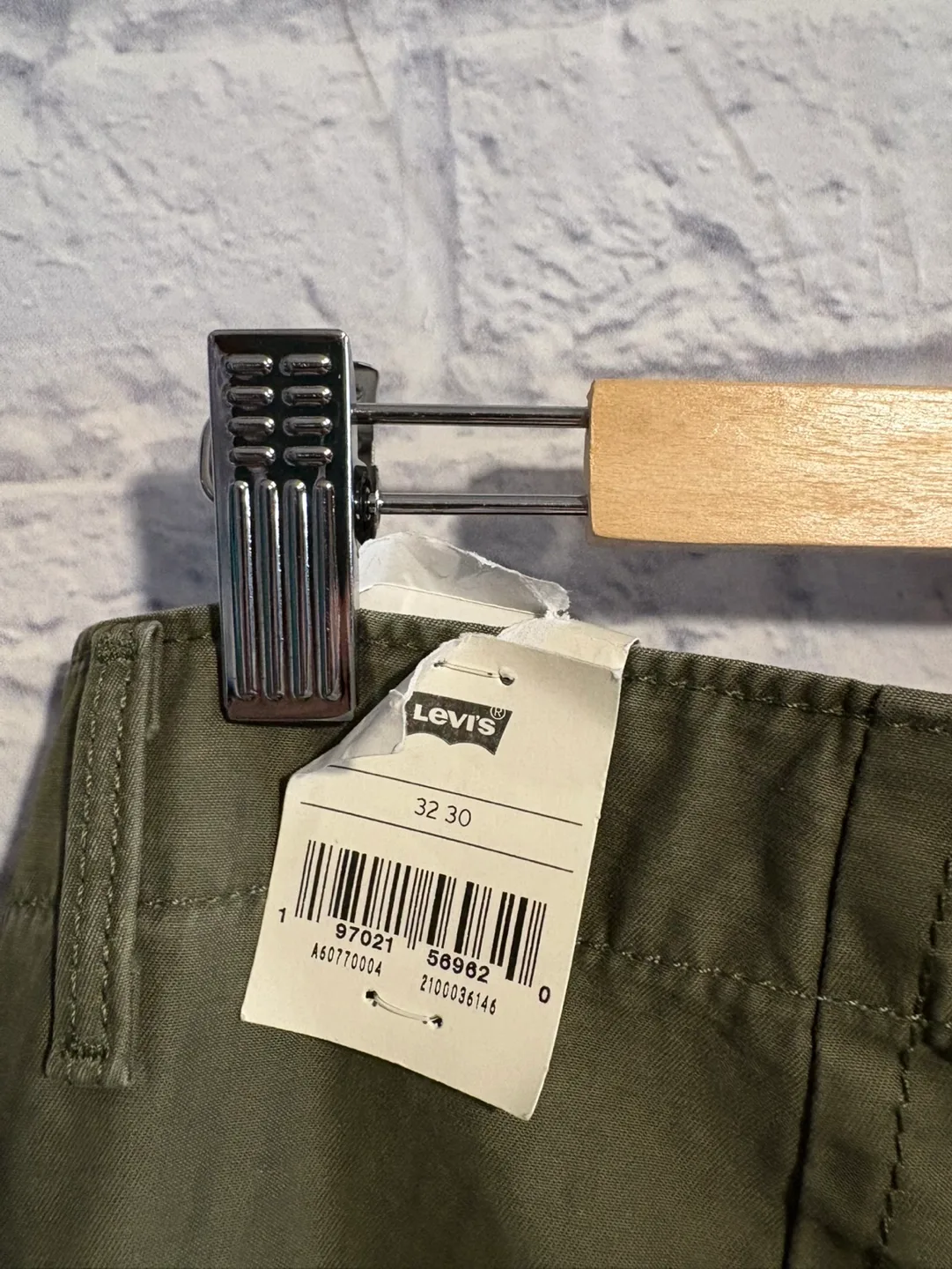 New Women’s Levi’s  Baggy Cargo Pants Size 32*30 image indicator(10)