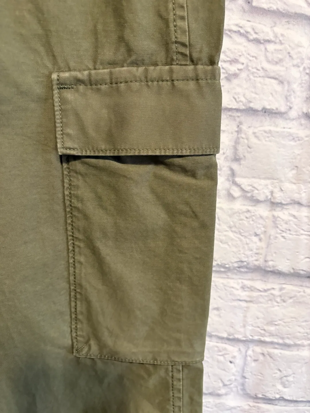 New Women’s Levi’s  Baggy Cargo Pants Size 32*30 image indicator(7)