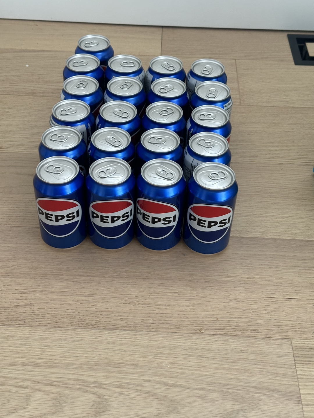 20 Pepsi Cans