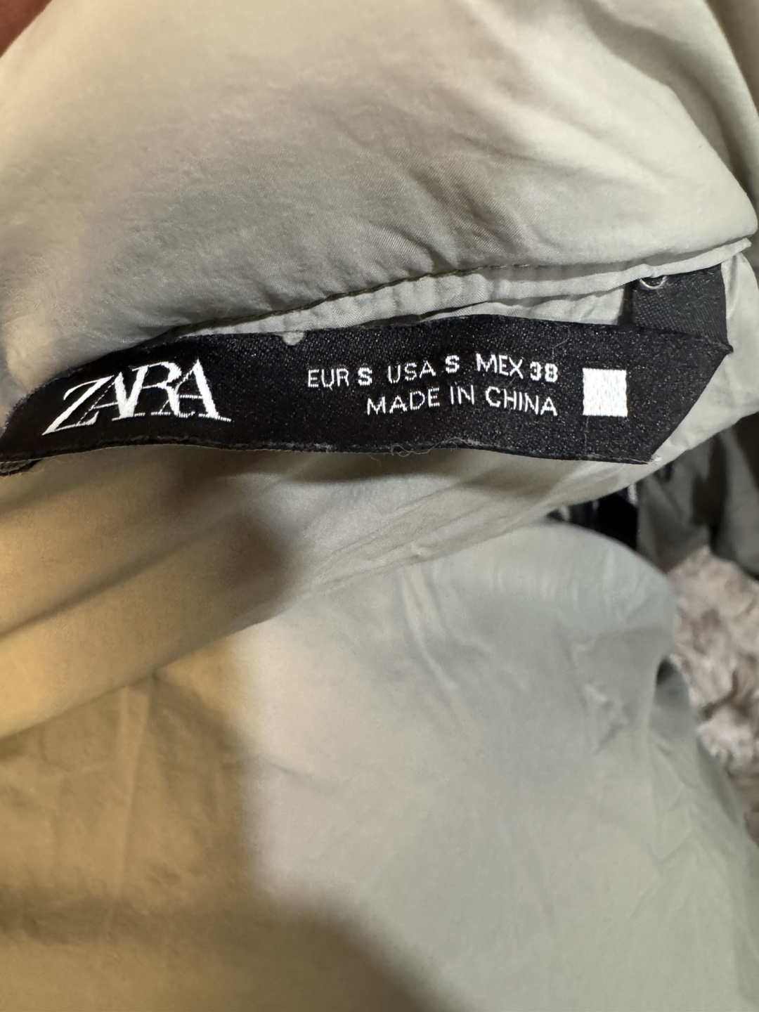 Zara Women's Olive Green Puffer Vest Size Small - photo 5