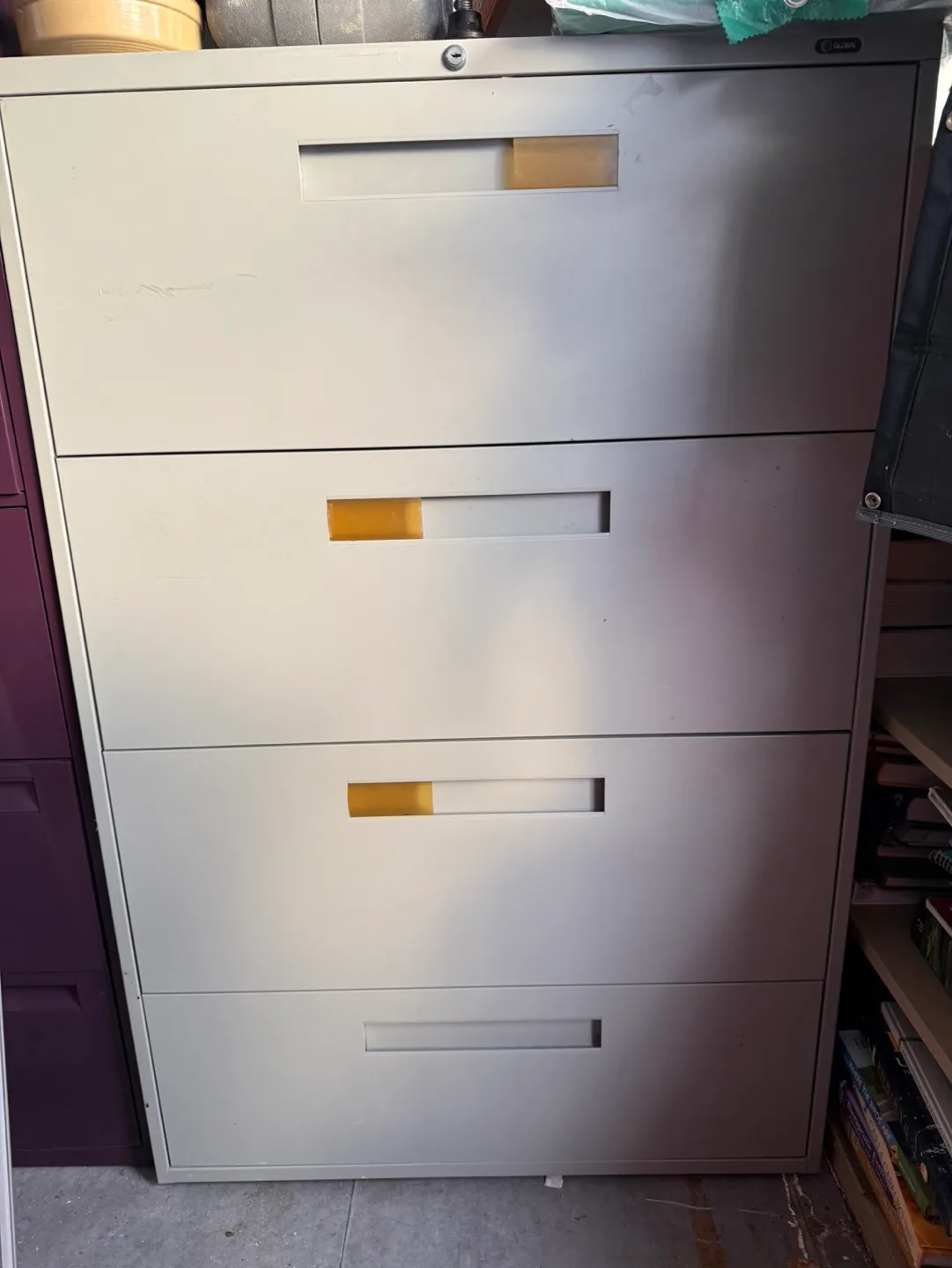 Four-Drawer Metal Filing Cabinet image indicator(3)