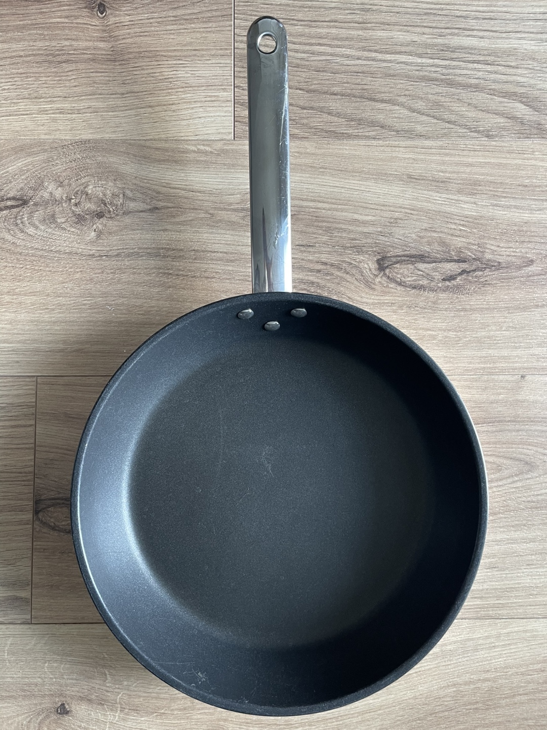 3 piece set. Non-stick Frying Pan(12,10 and 8 inch)
