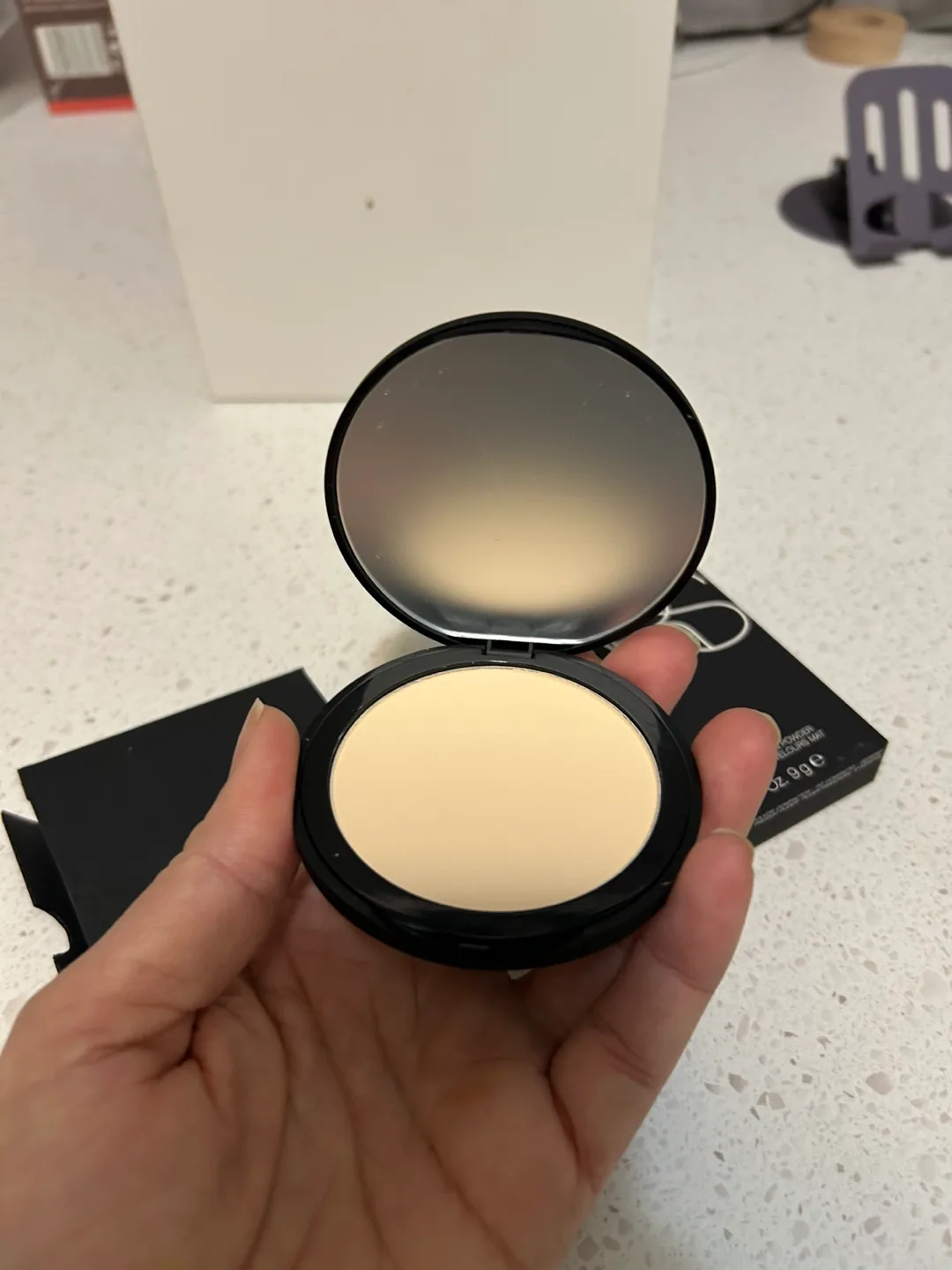 NARS Light Reflecting Pressed Powder image indicator(2)