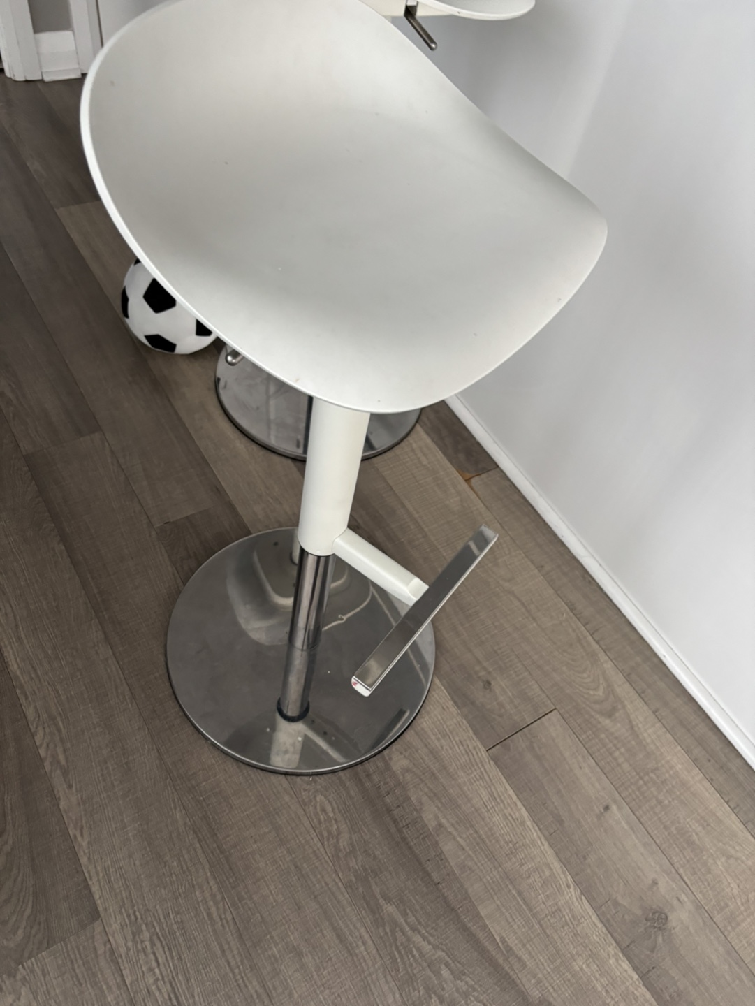 Pair of Modern White Bar Stools with Chrome Base - photo 3