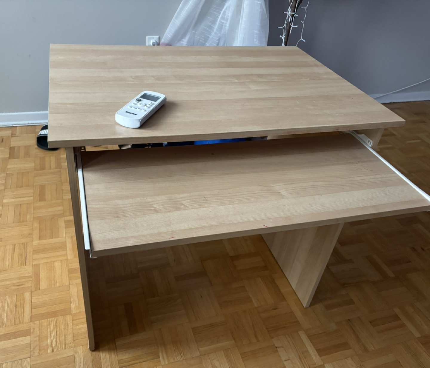 Small Computer Desk with Keyboard Tray
