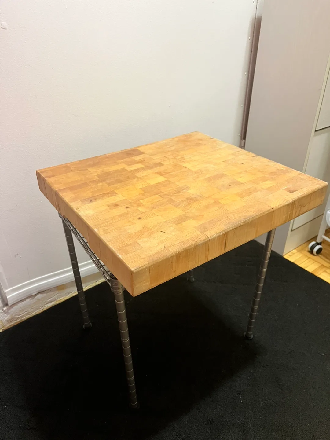 Butchers Block Cutting Board with Feet thumbnail