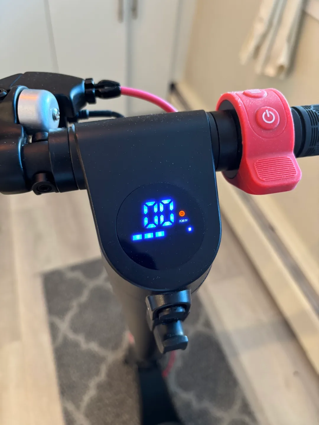 (Need gone asap) Electric Scooter (25km) barely used image indicator(8)