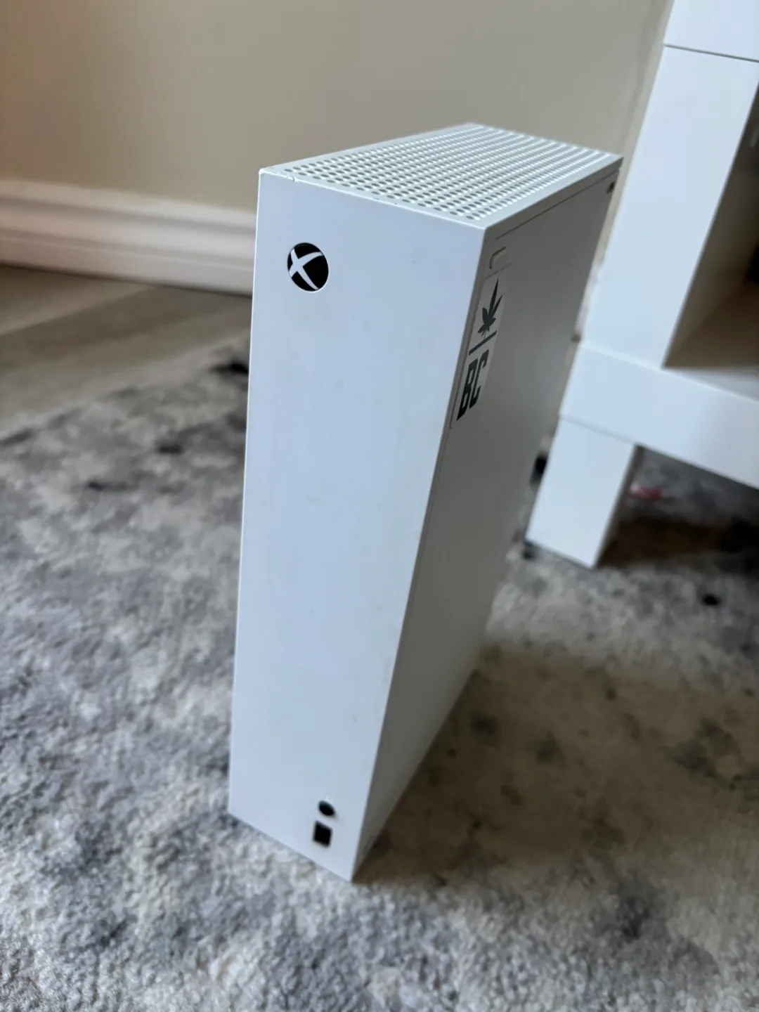 Xbox series S, 512gb, comes with power cable image indicator(2)