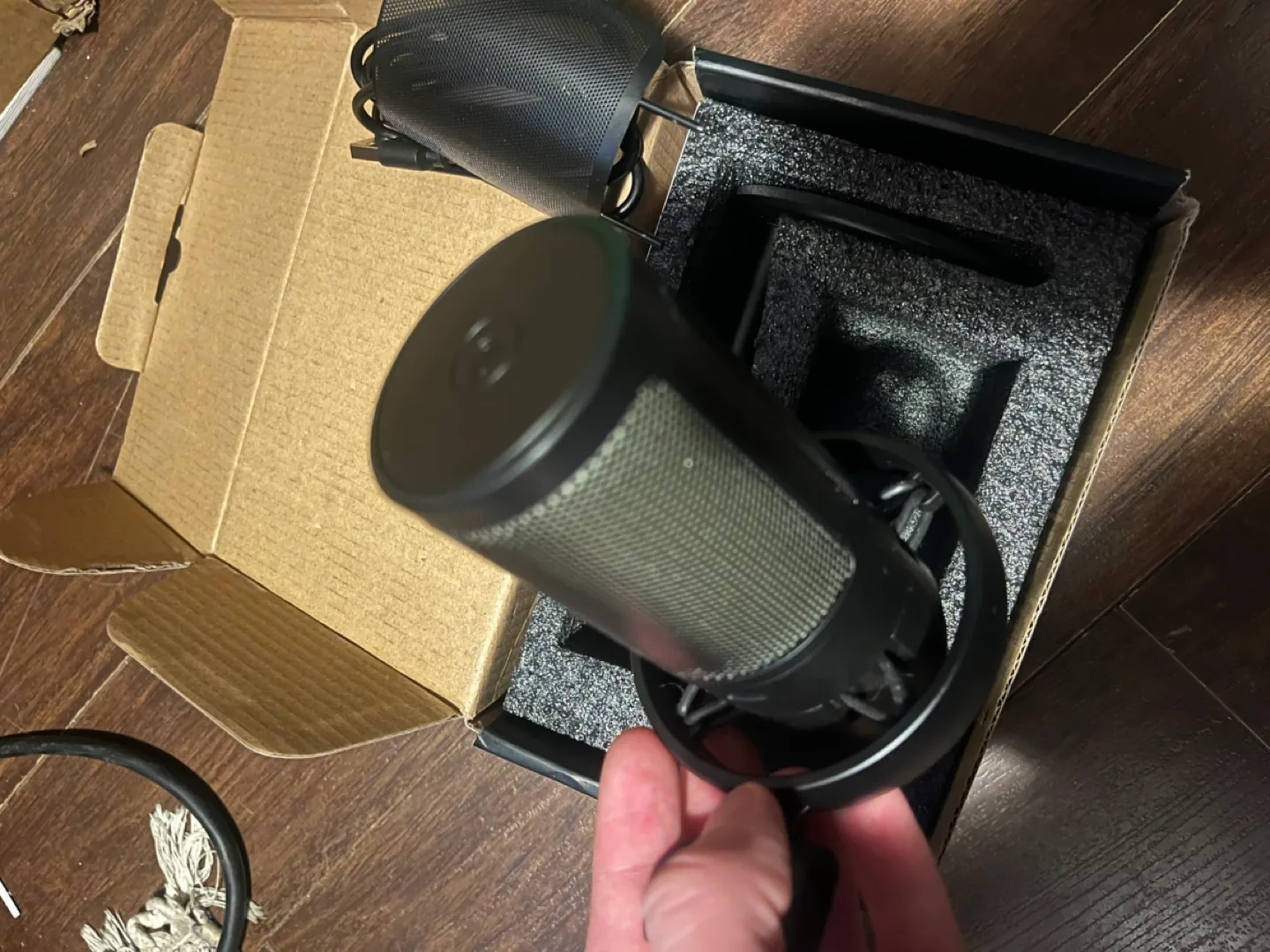 RGB Microphone with Pop Filter and Shock Mount image indicator(4)