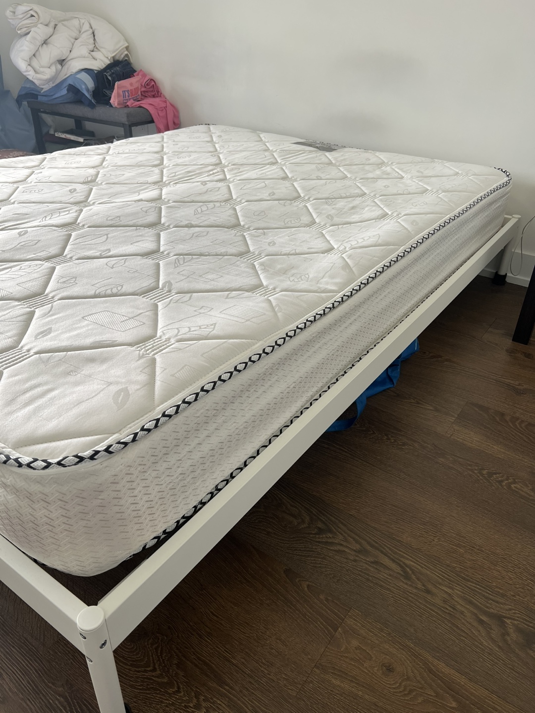 Queen Size Mattress - photo 2
