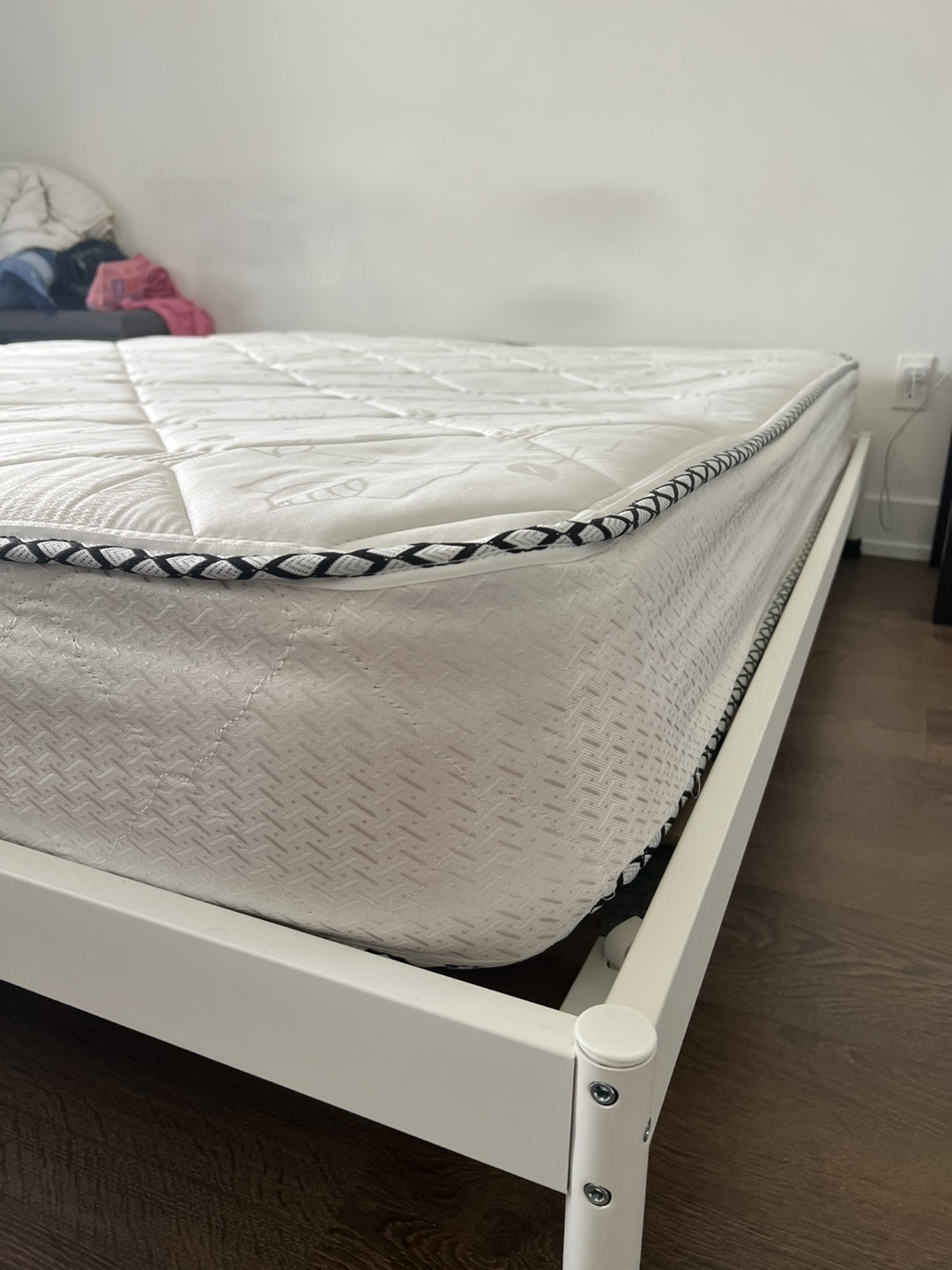 Queen Size Mattress - photo 5