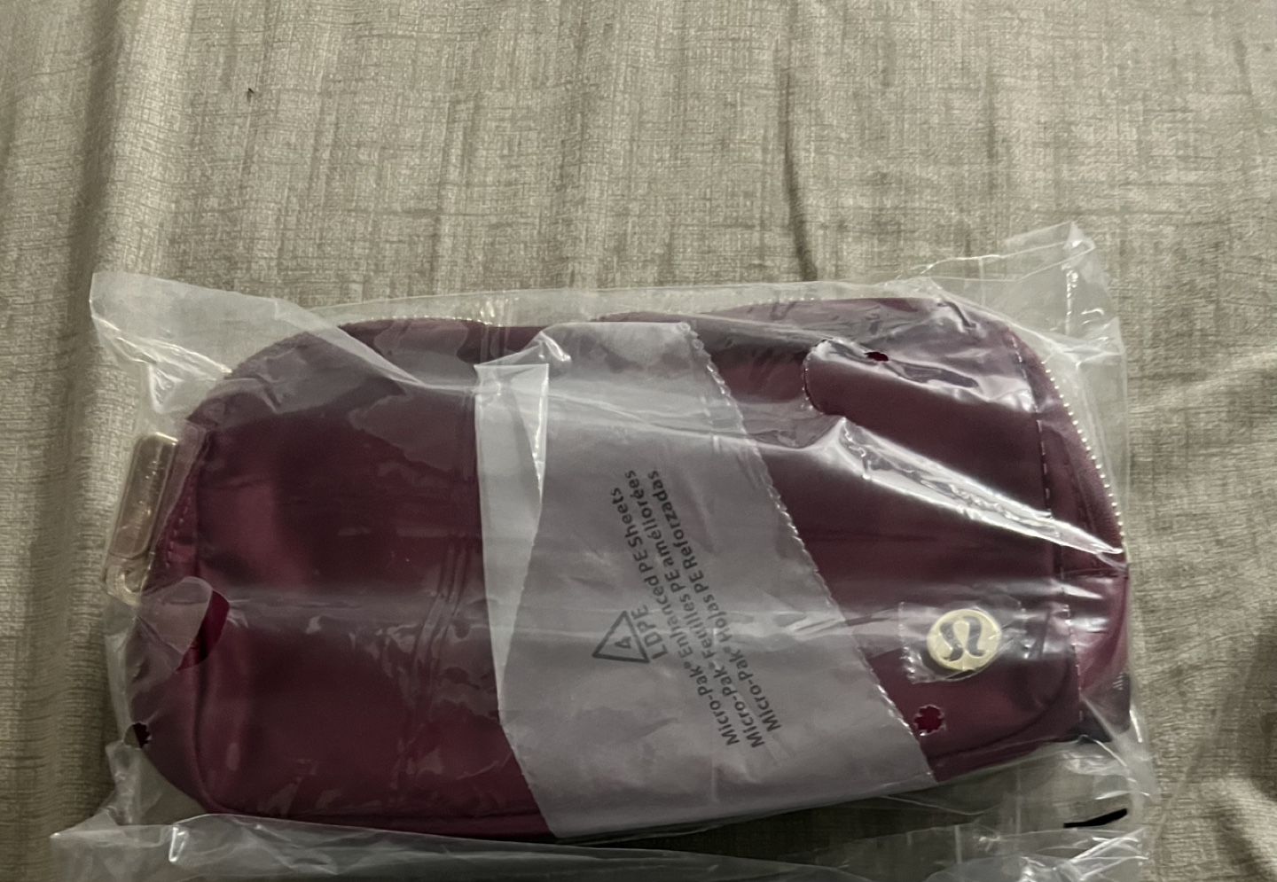 Lululemon Burgundy Belt Bag - photo 2