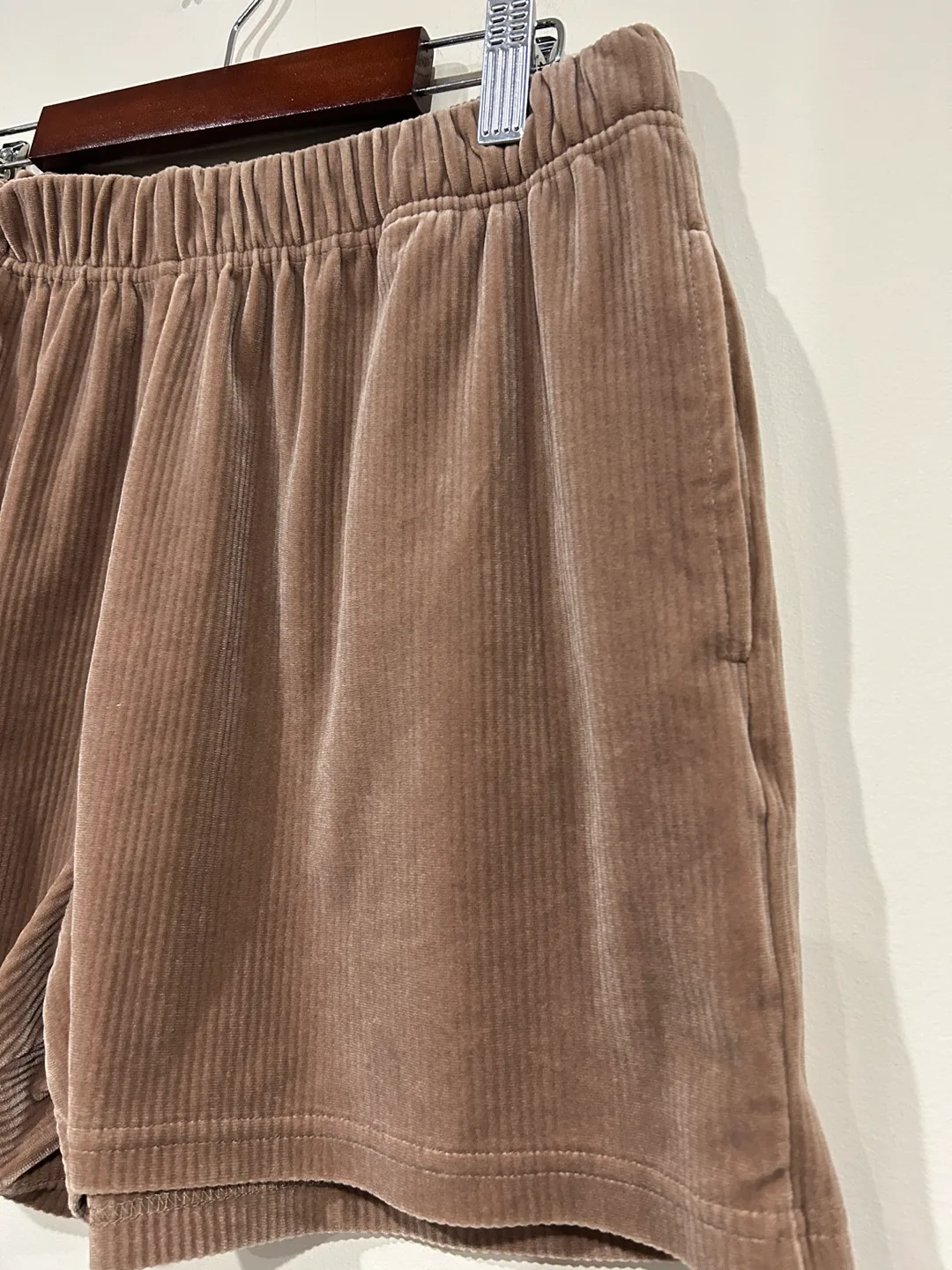 Pull-on knit soft corduroy shorts size large image indicator(5)