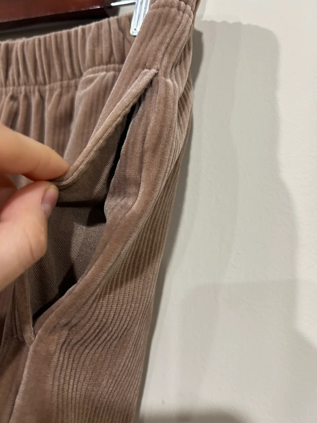 Pull-on knit soft corduroy shorts size large image indicator(7)