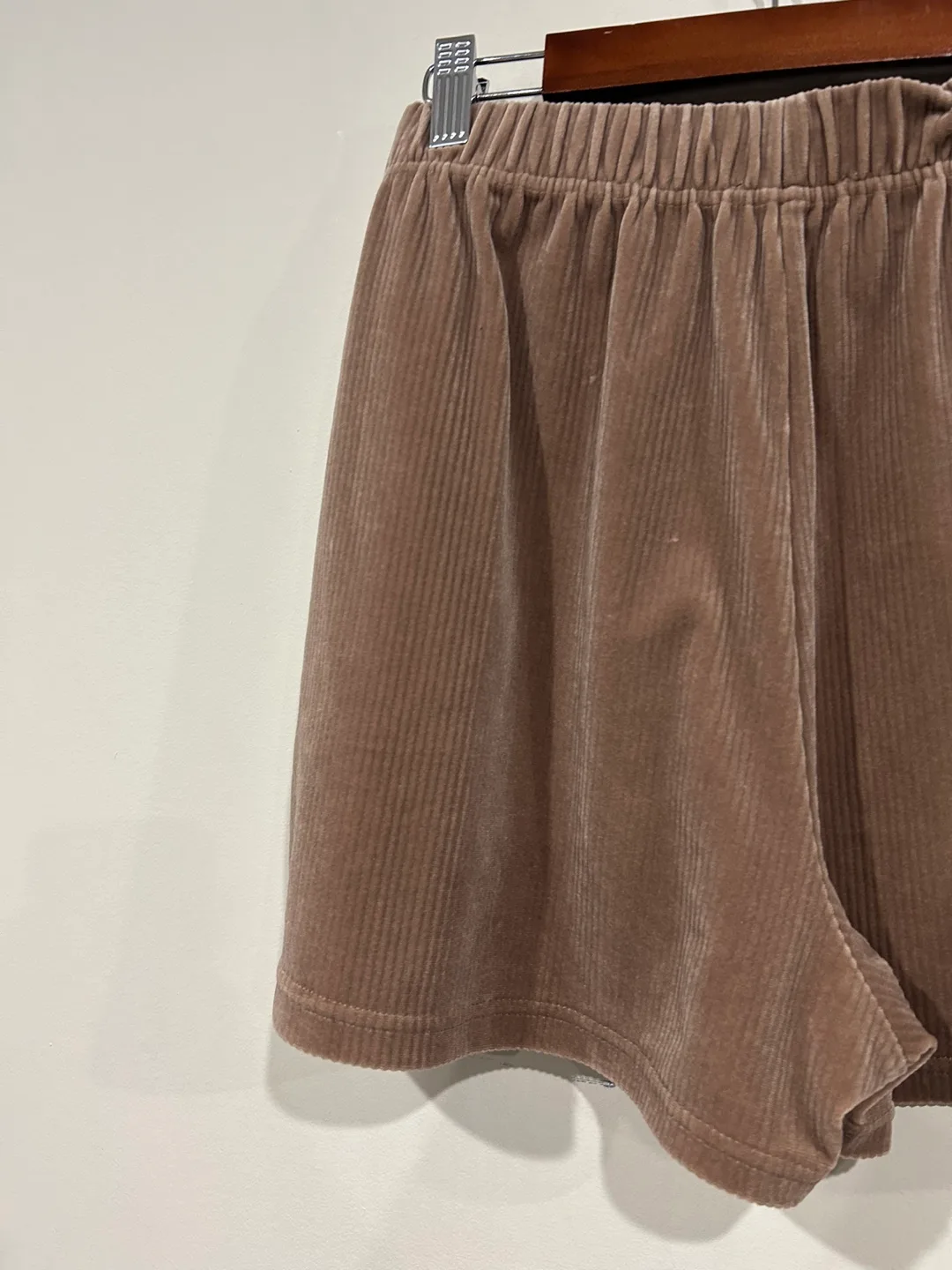 Pull-on knit soft corduroy shorts size large image indicator(8)