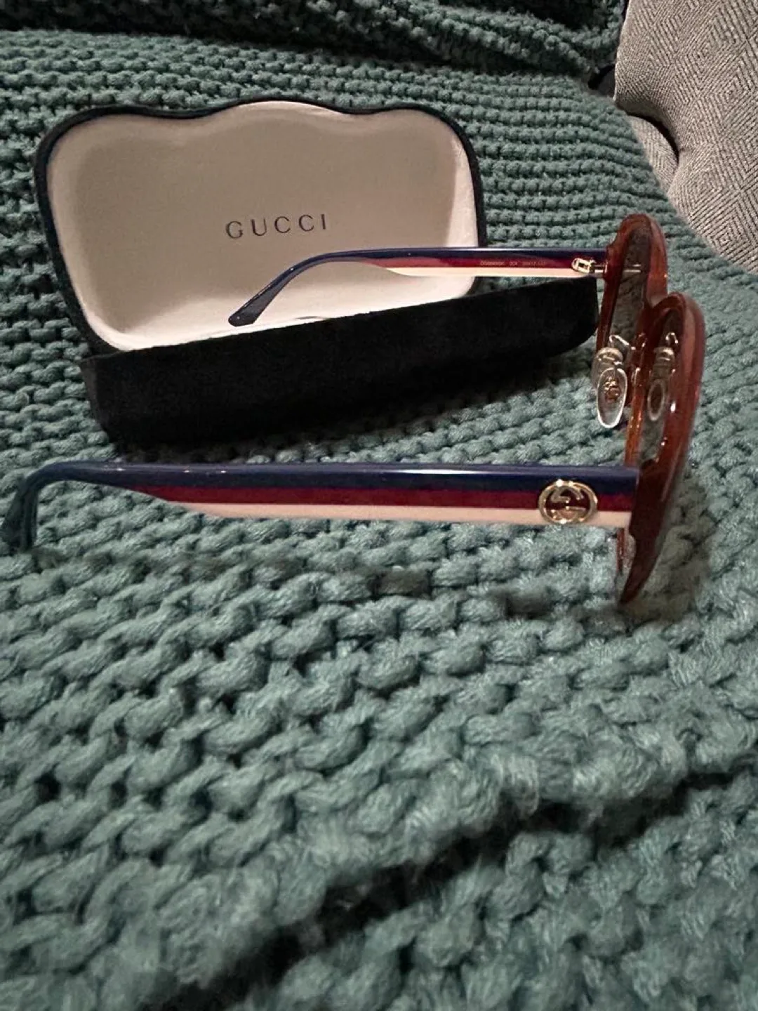 Authentic Gucci Sunglasses image indicator(3)