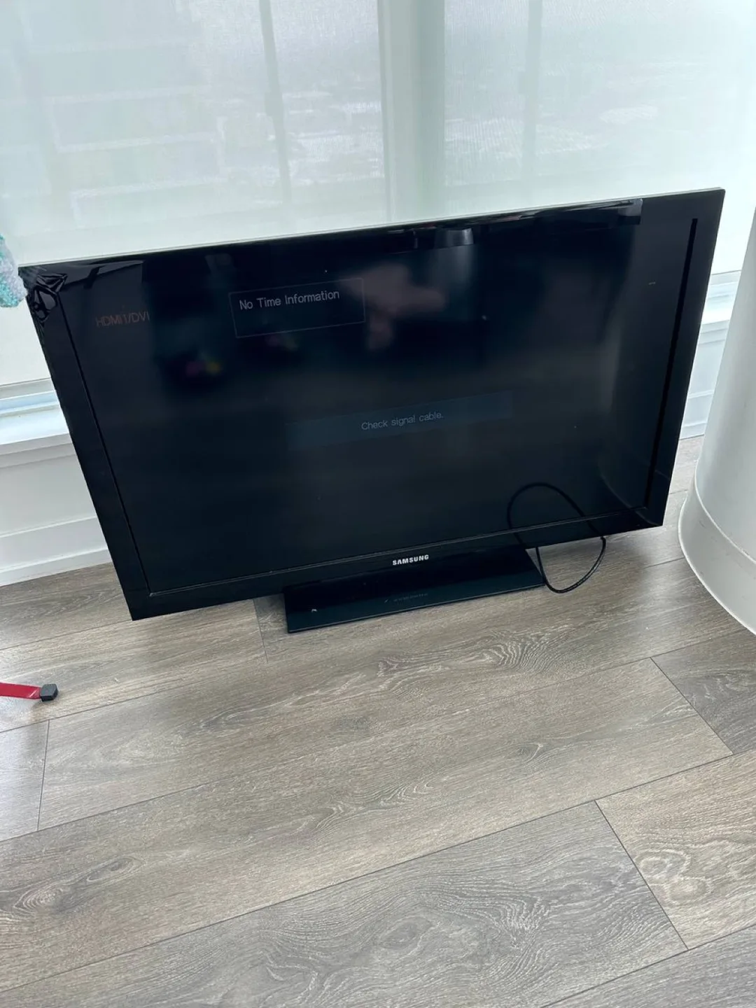 Samsung LN40E550F7F 40-inch LCD HDTV thumbnail