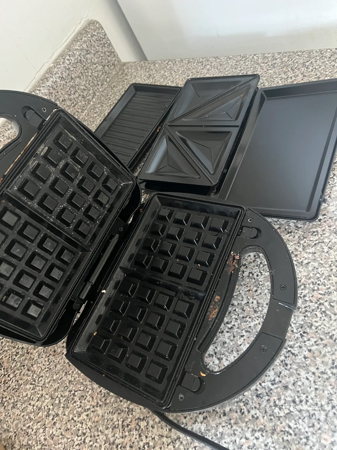 4-in-1 Waffle Maker, Grill & Sandwich Press thumbnail