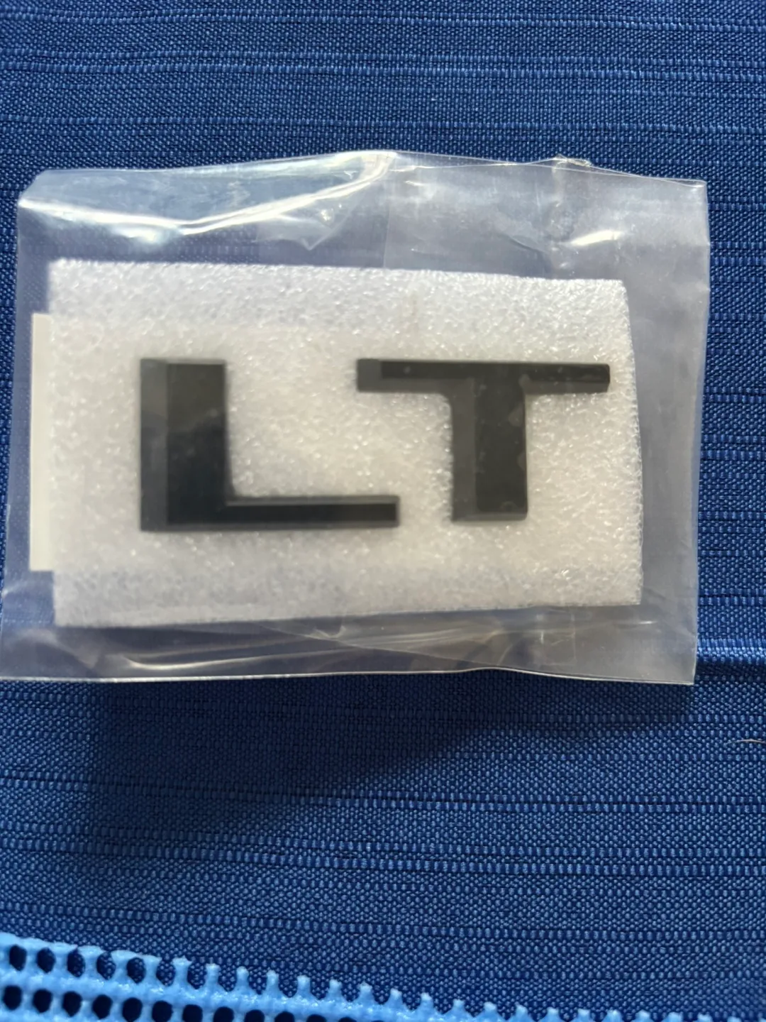 Chevrolet Silverado Emblems & LT Badge - Black image indicator(2)