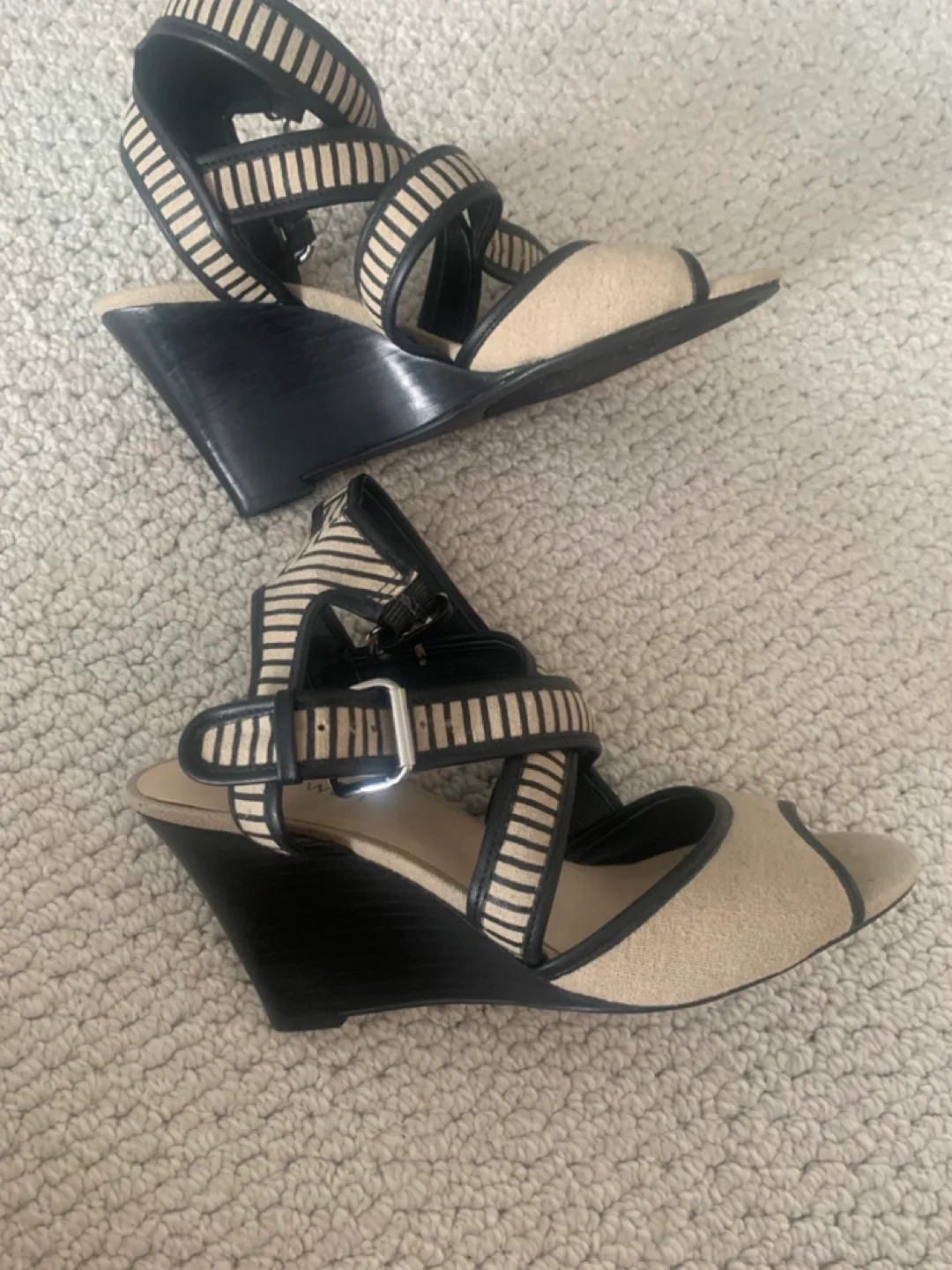 Nine West Women's Beige and Black Wedge Sandals image indicator(3)