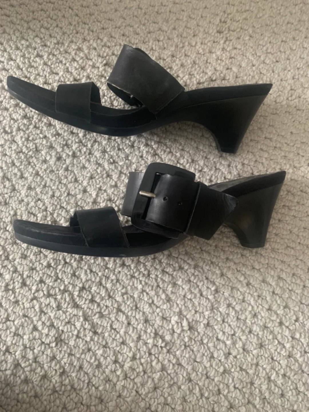 Bandolino Black Leather Wedge Sandals image indicator(2)