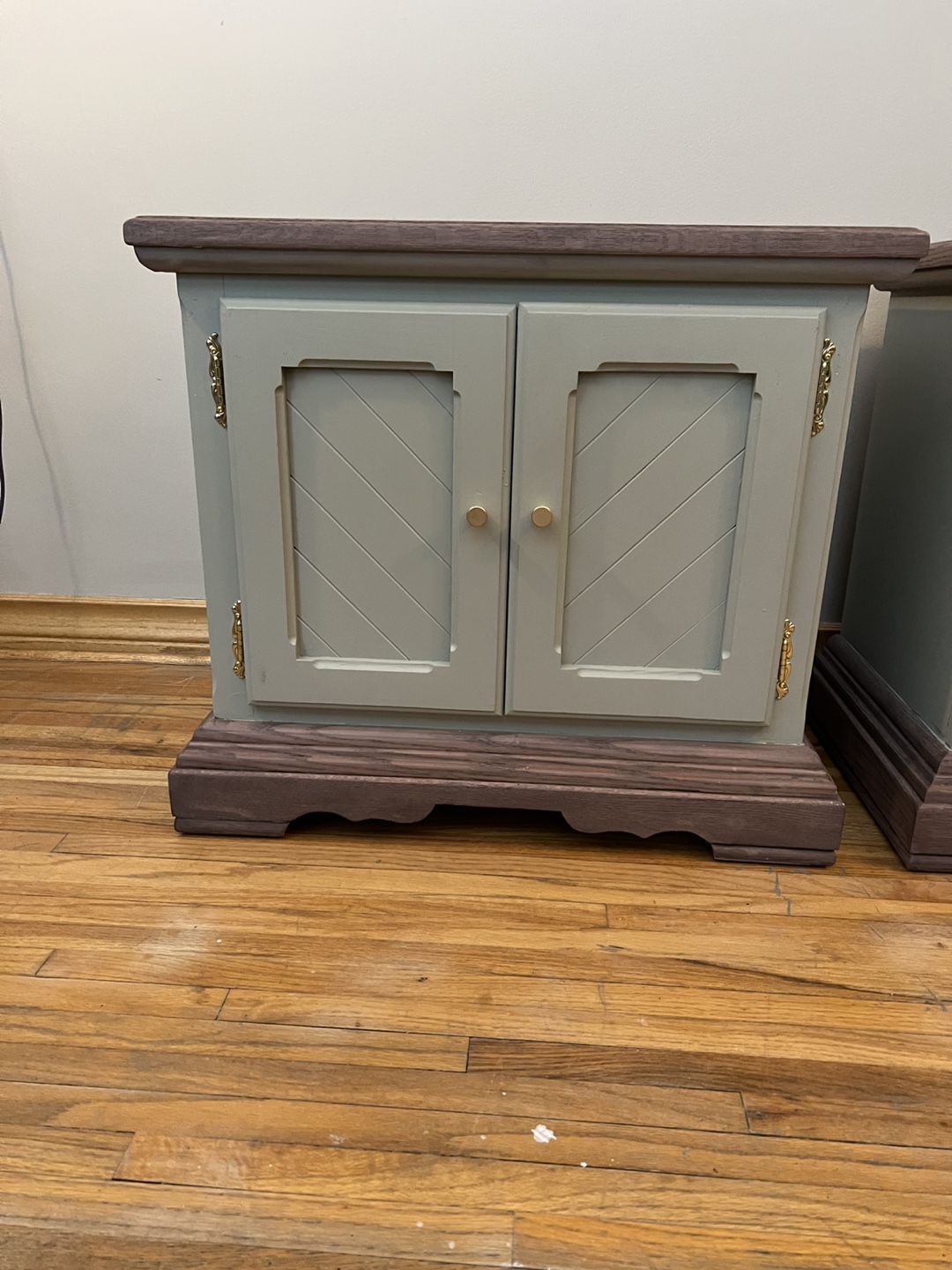Pair of Vintage Nightstands - Refinished - photo 4