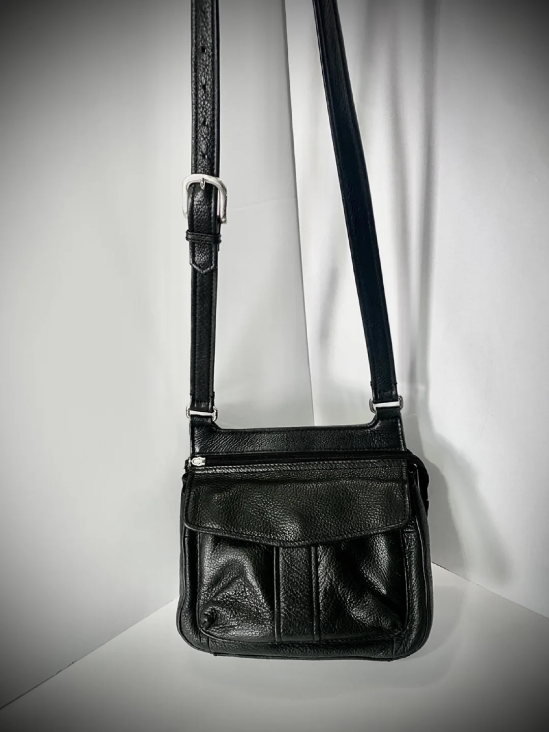Fossil Black Leather Crossbody Bag image indicator(3)