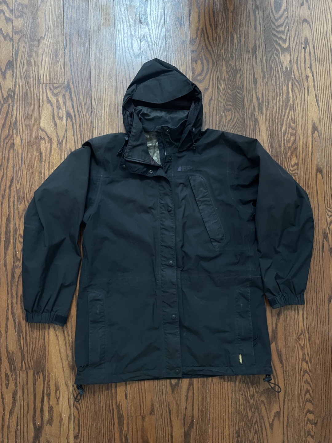 MEC Women’s Black Gore-Tex Jacket size Large
