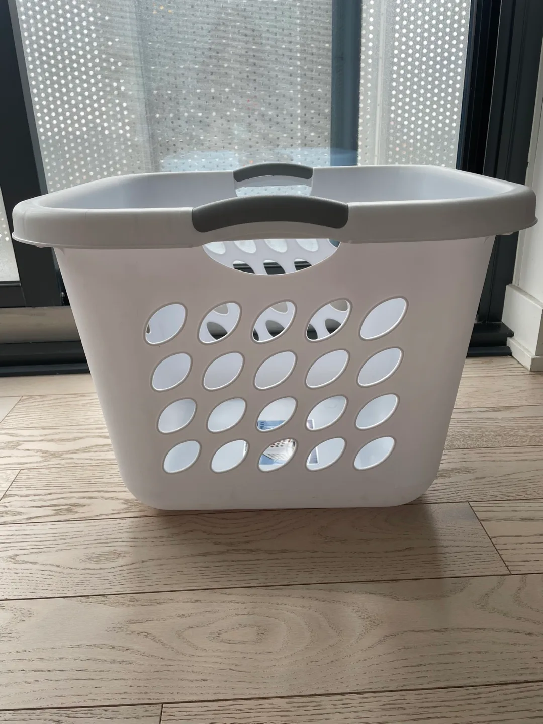 Sterilite Ultra Laundry Basket image indicator(2)