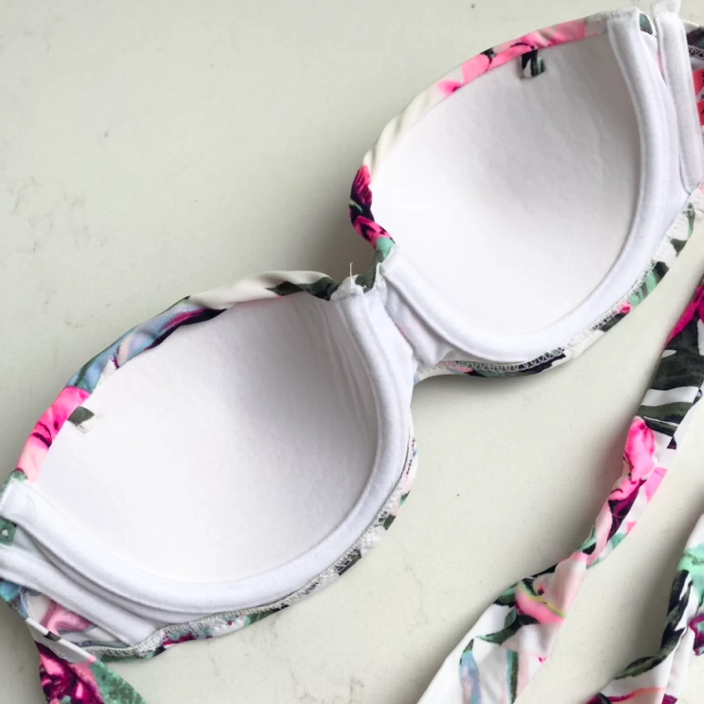 ARDENE - Floral Strapless Bikini Top image indicator(4)