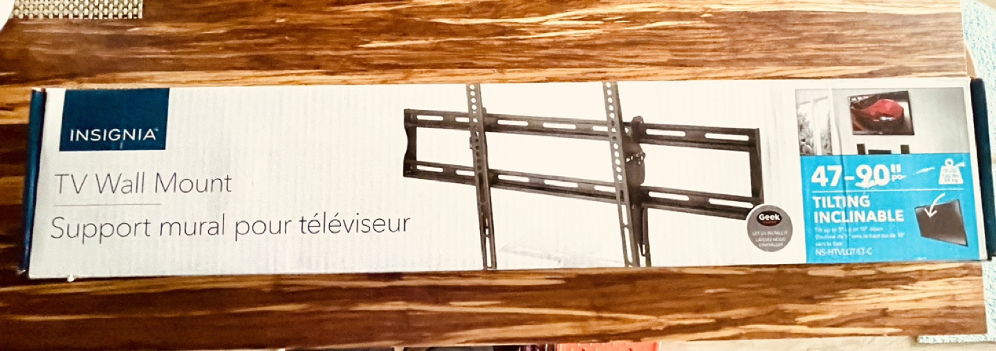 Insignia 47" - 90" Tilting TV Wall Mount