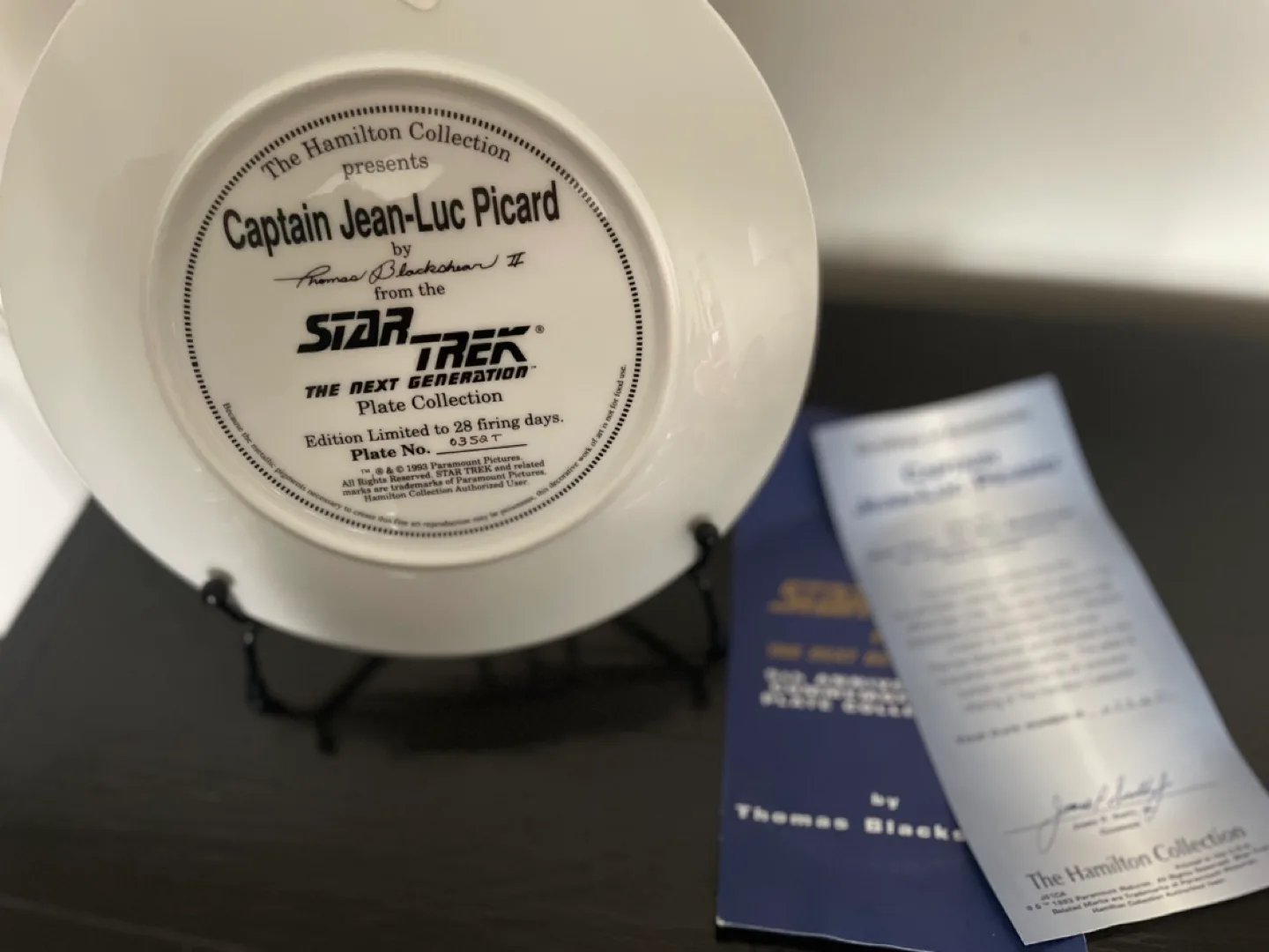 Star Trek: TNG Captain Jean-Luc Picard Commemorative Plate image indicator(2)
