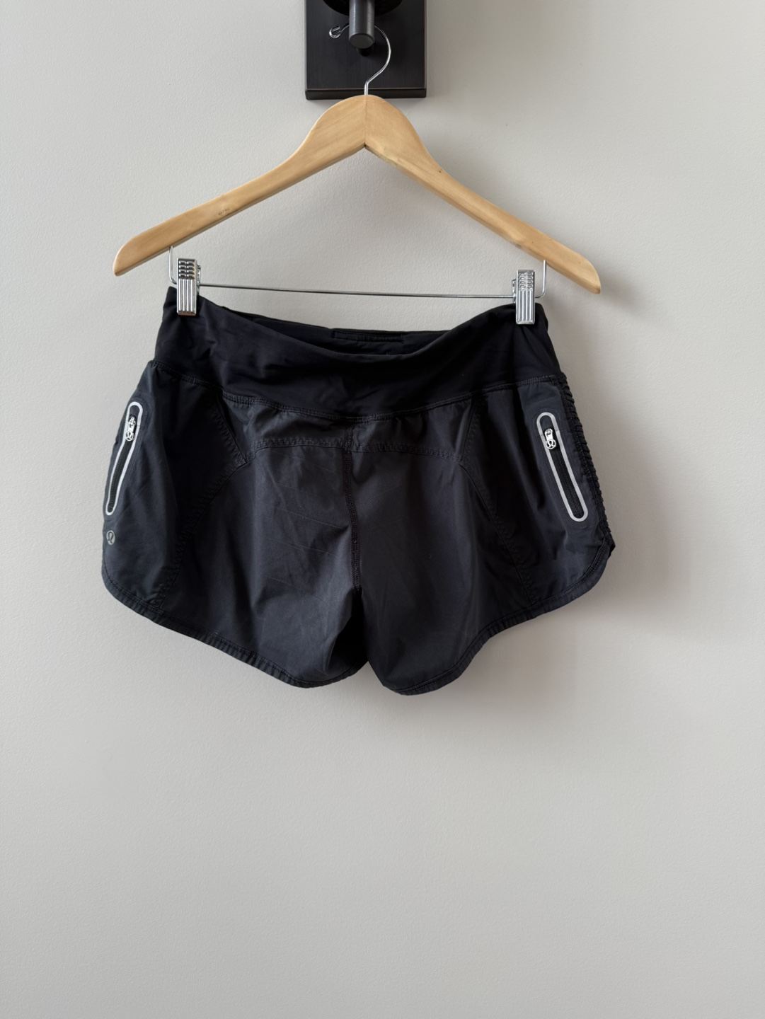 Lululemon Black Run Speed Short size 6 - photo 4