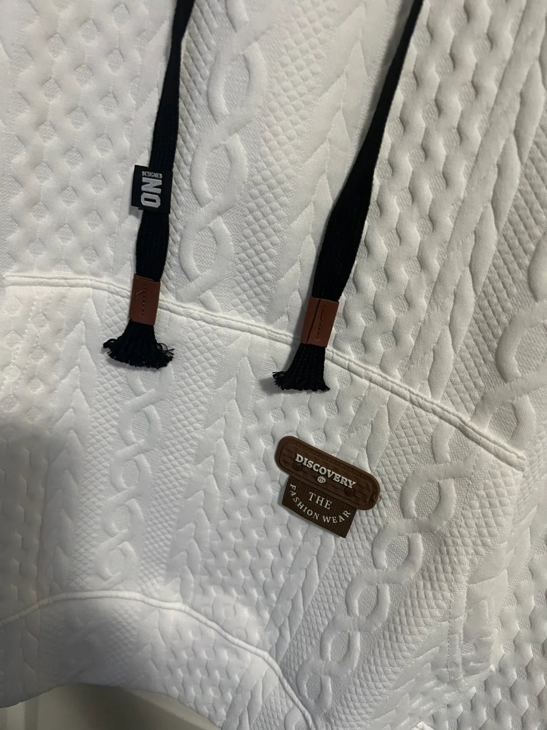 Size Large White Cable Knit Hoodie Sweater image indicator(2)