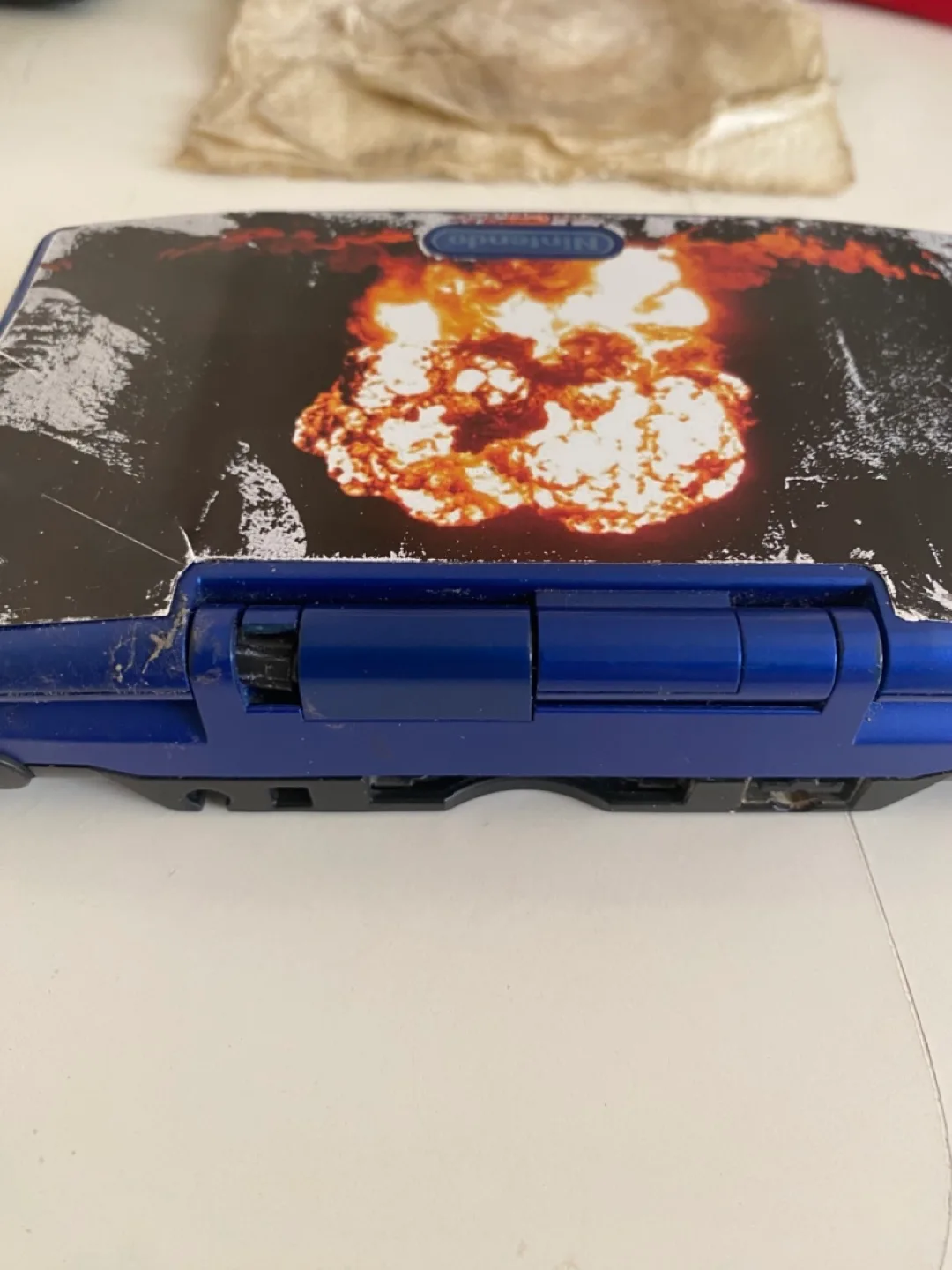 2 Nintendo DS -  with 9 games image indicator(4)