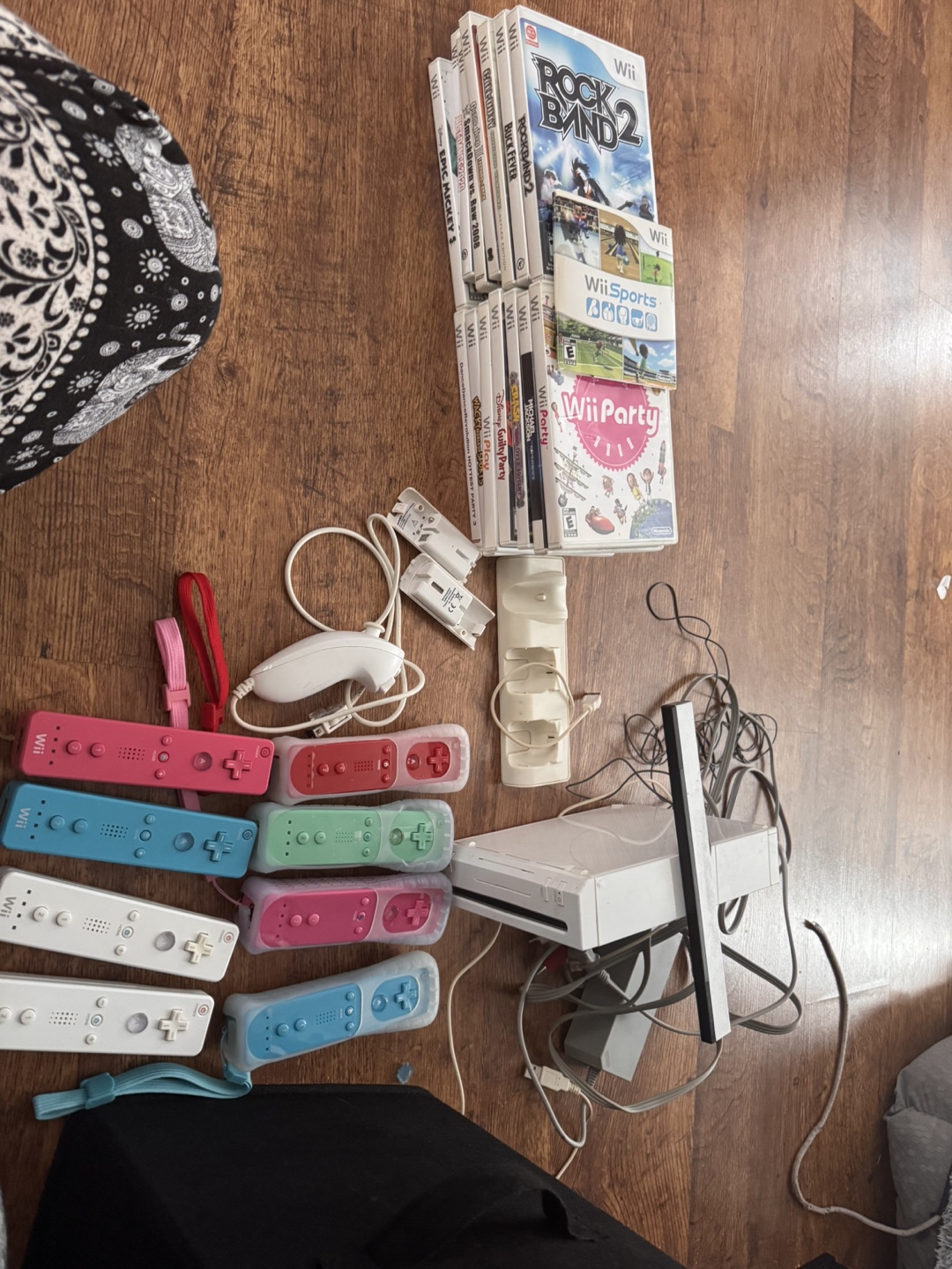 Wii Console Bundle with Games and Accessories