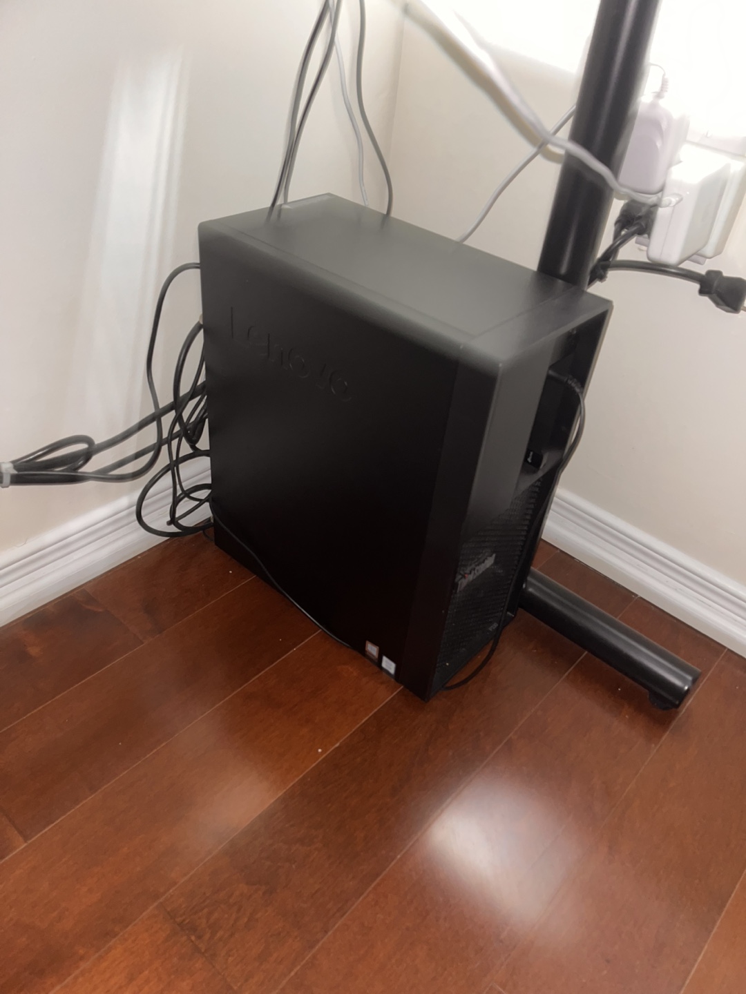 Lenovo ThinkStation Desktop Computer - photo 3