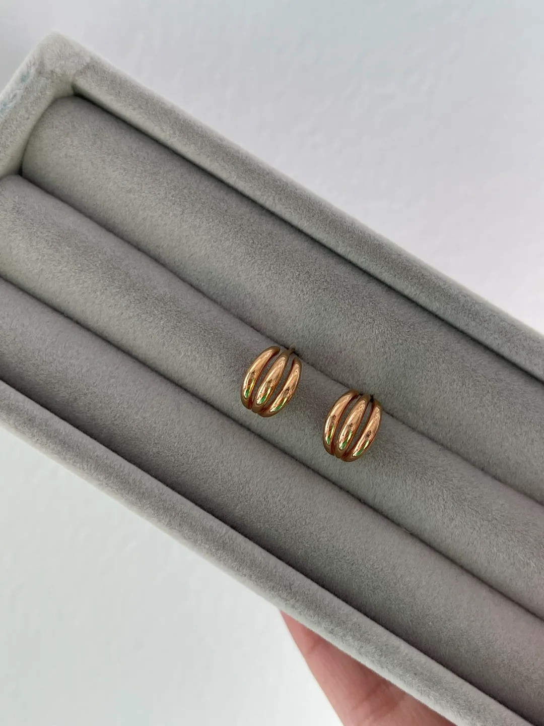 18K Rose Gold Triple Band Stud Earrings image indicator(2)
