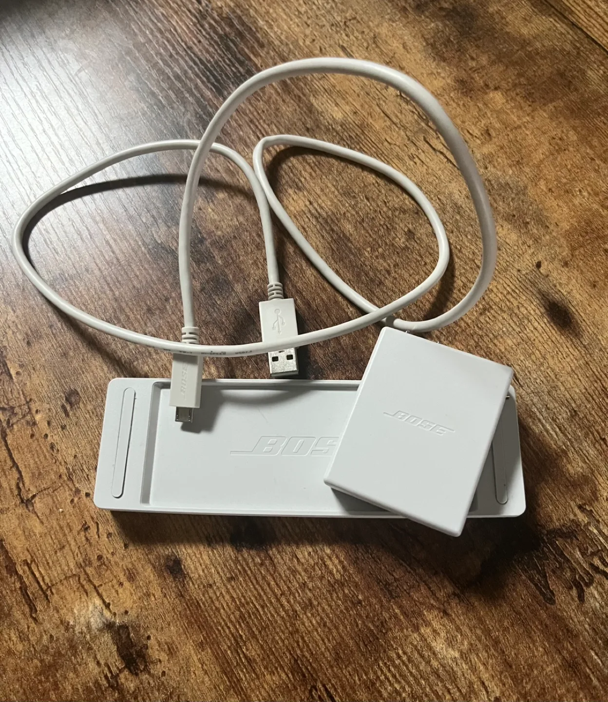 Bose SoundLink Mini II Bluetooth Speaker with Charging Cradle image indicator(3)