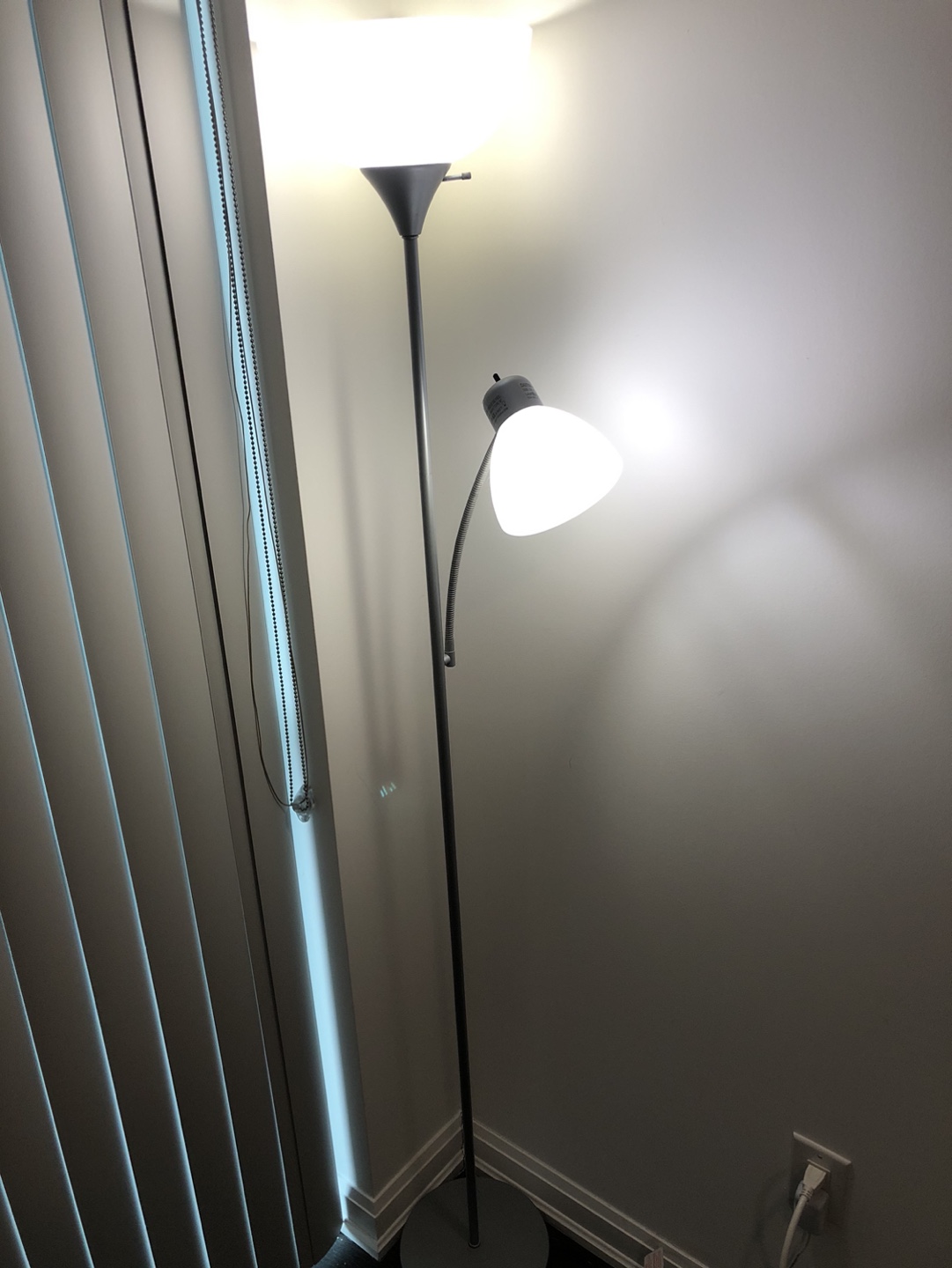 Two-light floor lamp, grey metal, frosted glass shades - photo 2
