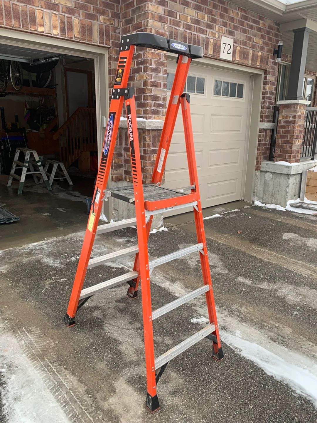 Werner Podium 4ft Multi-Position Ladder thumbnail