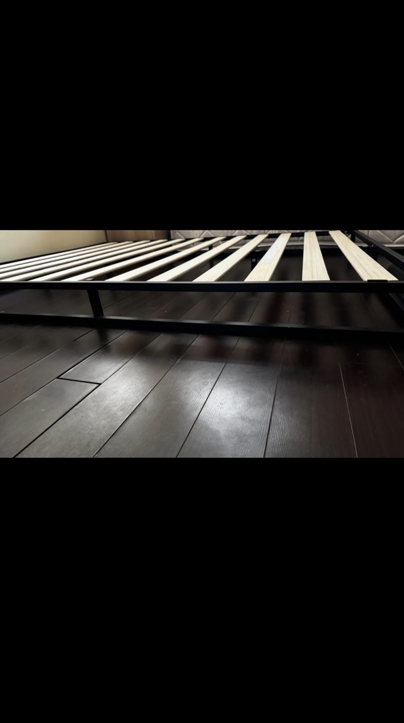 Queen Size Metal Bed Frame - photo 2