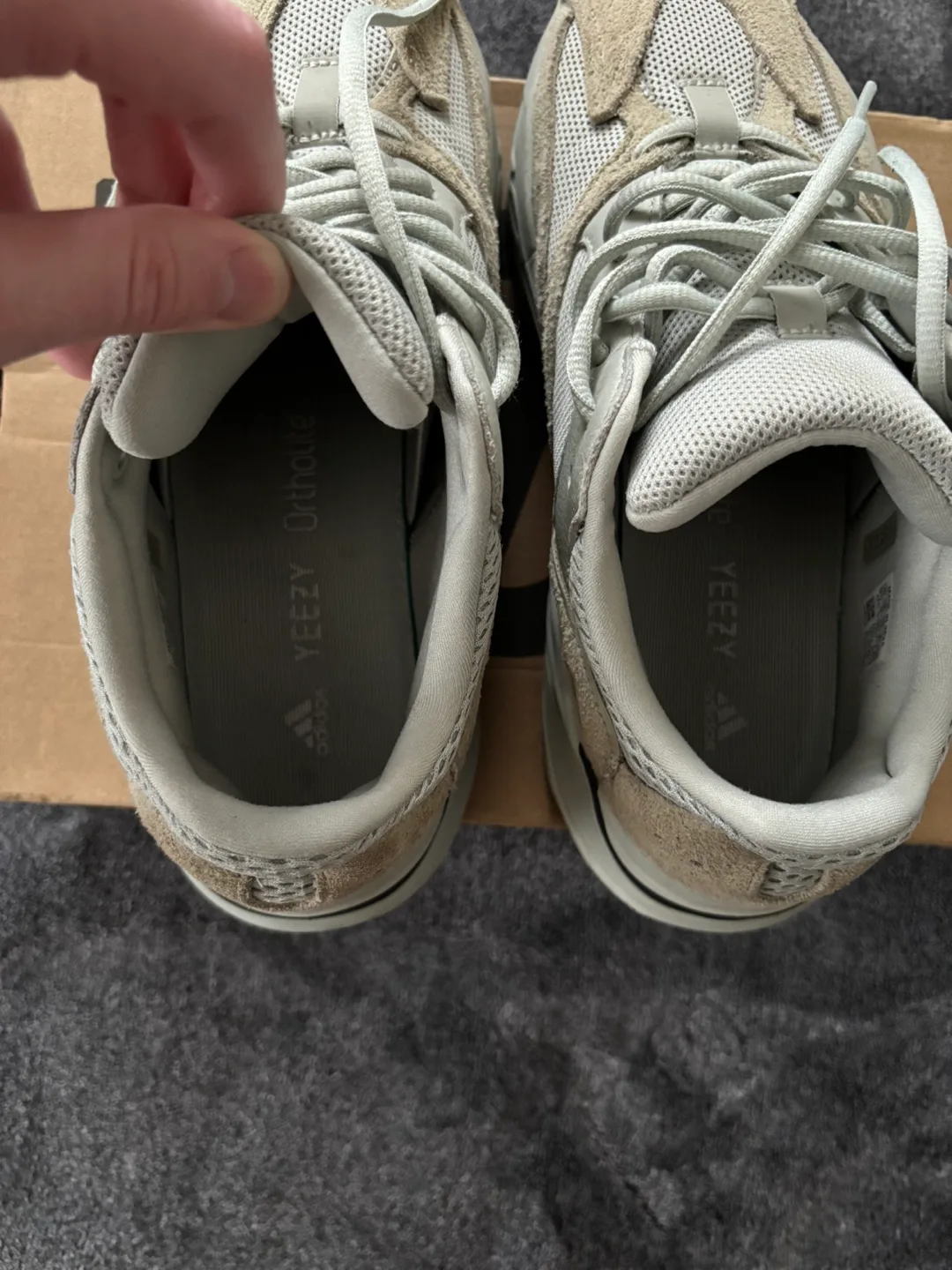 Yeezy 700 Boost Salt image indicator(5)