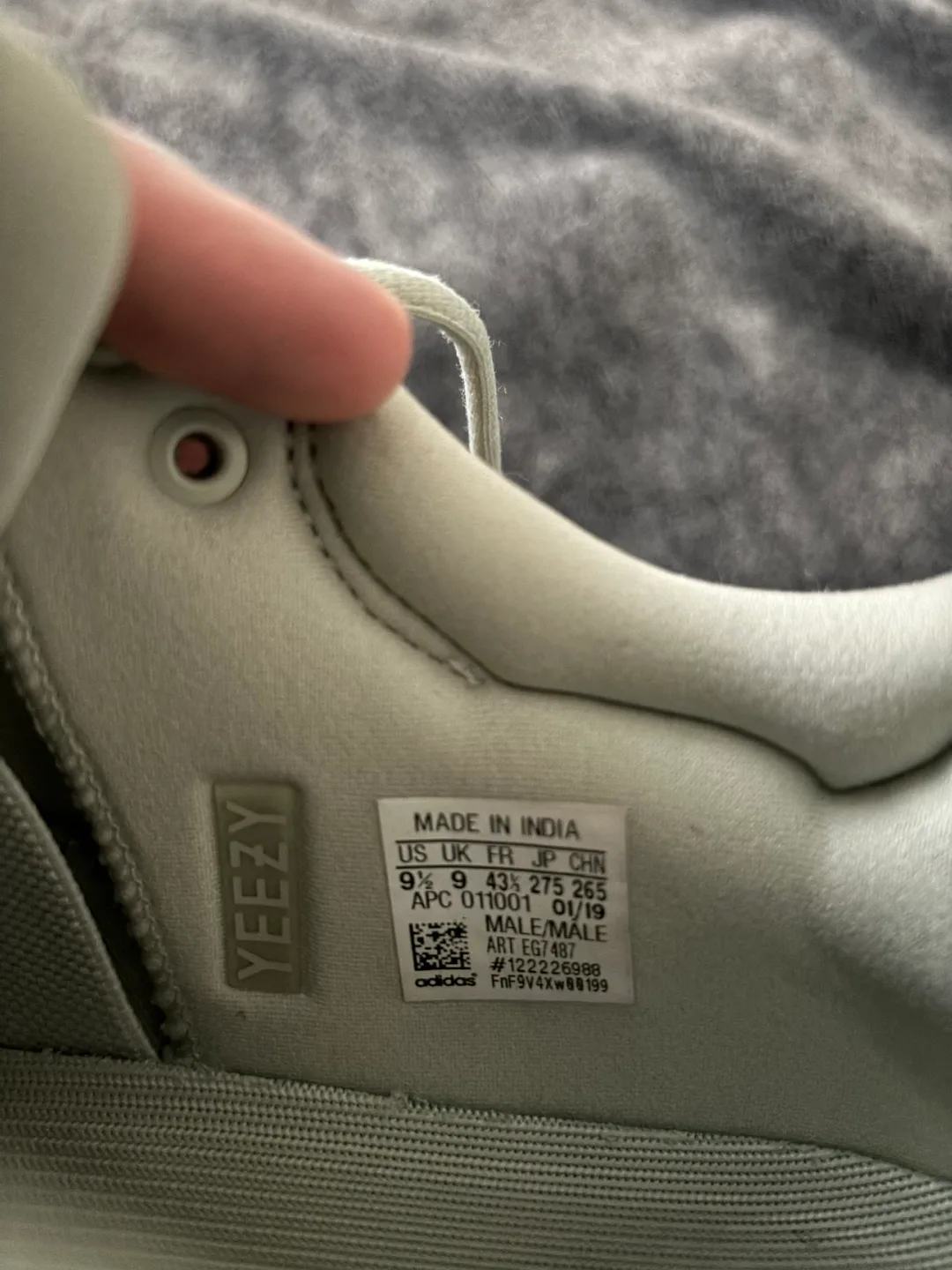 Yeezy 700 Boost Salt image indicator(6)